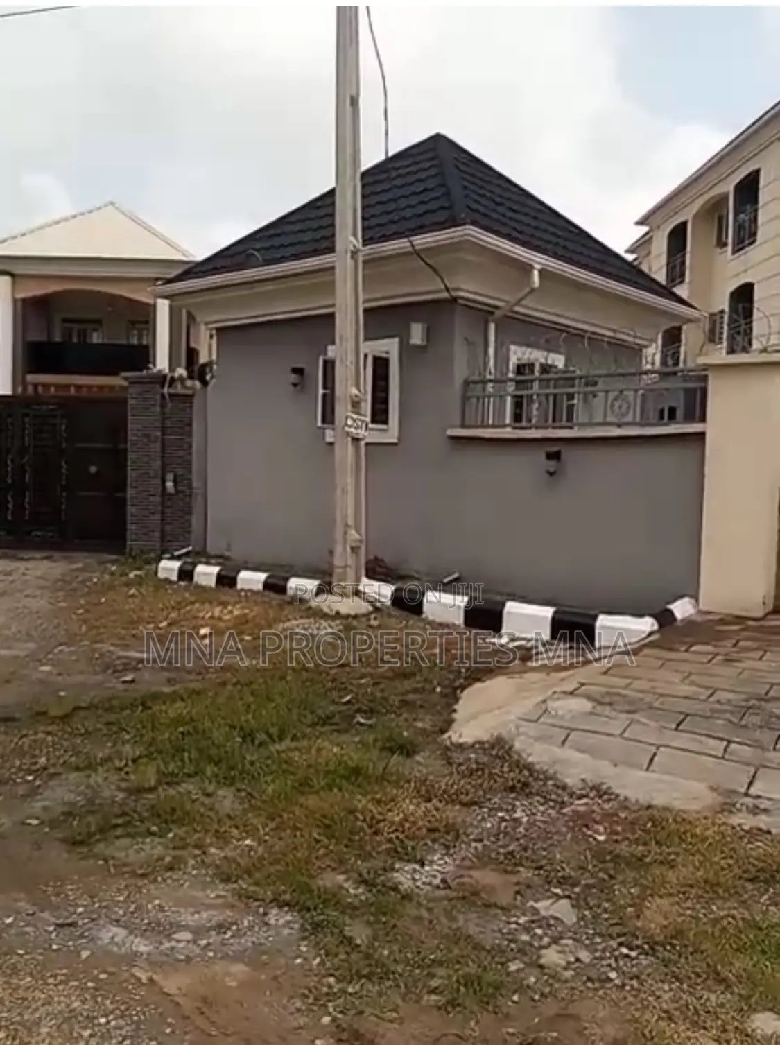 3bdrm Apartment in Kings Park Estate, Lugbe District for sale in Lugbe District