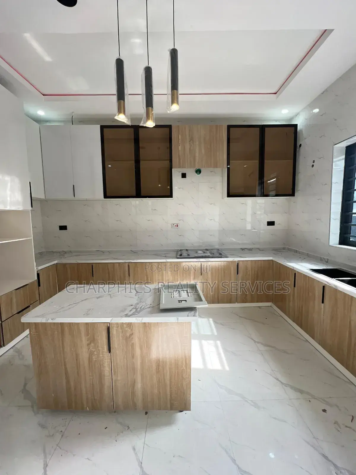 5bdrm Duplex in Ikota for sale in Ikota