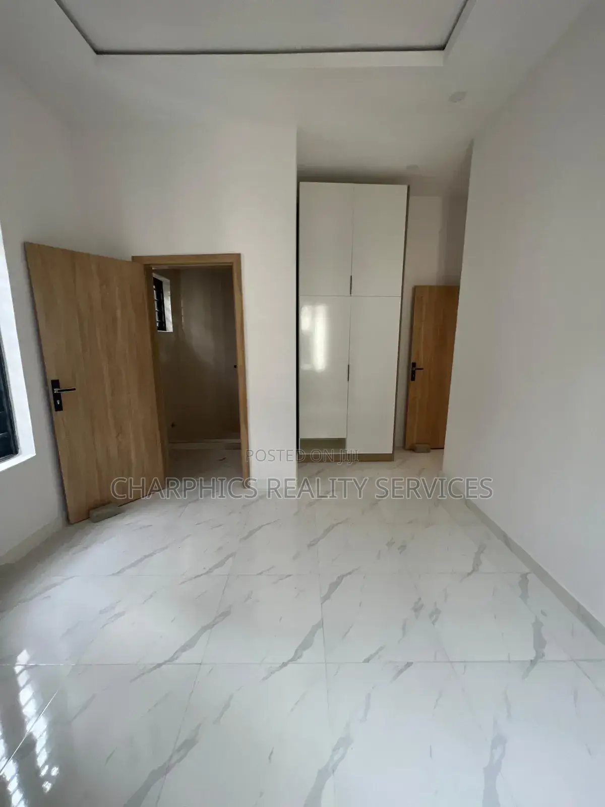 5bdrm Duplex in Ikota for sale in Ikota