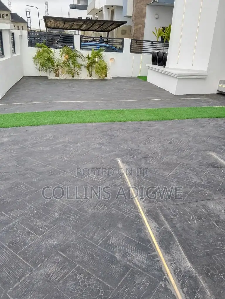 5bdrm Duplex in Chevron Lekki 4 for sale in Chevron