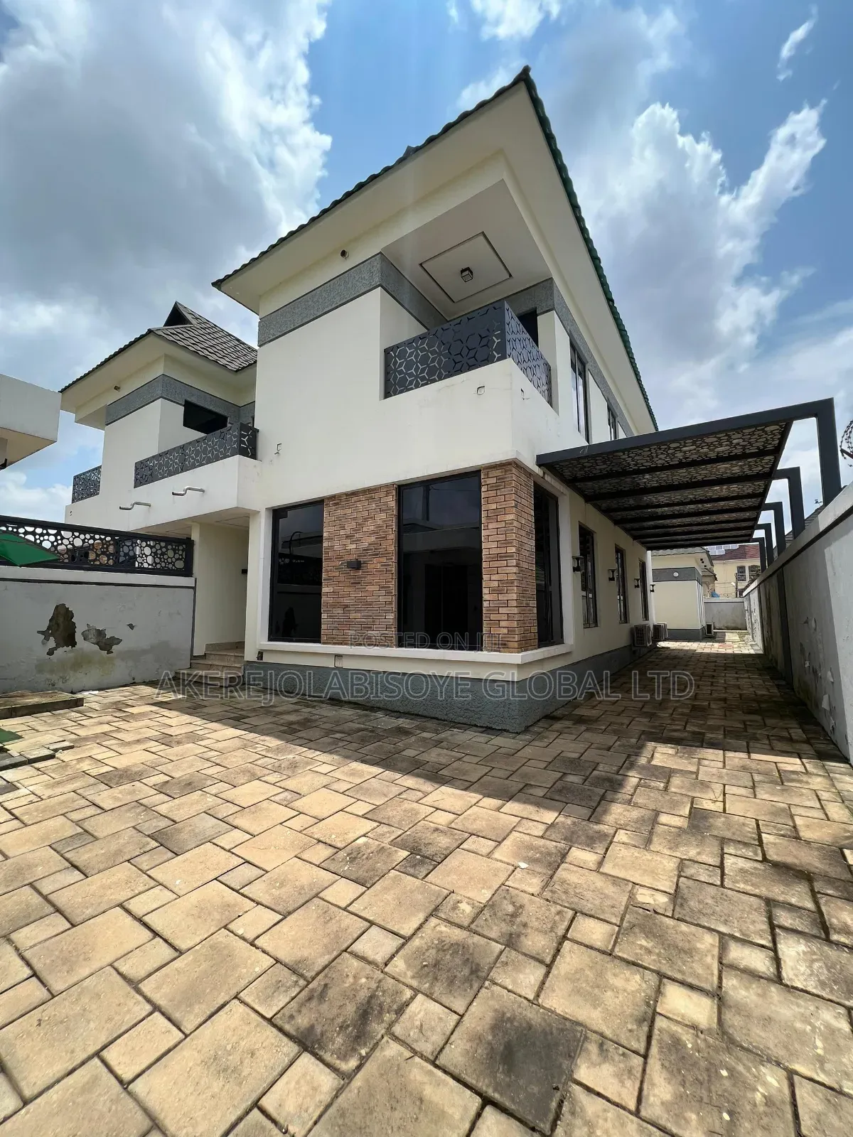3bdrm Duplex in In An Estate for sale in Life Camp