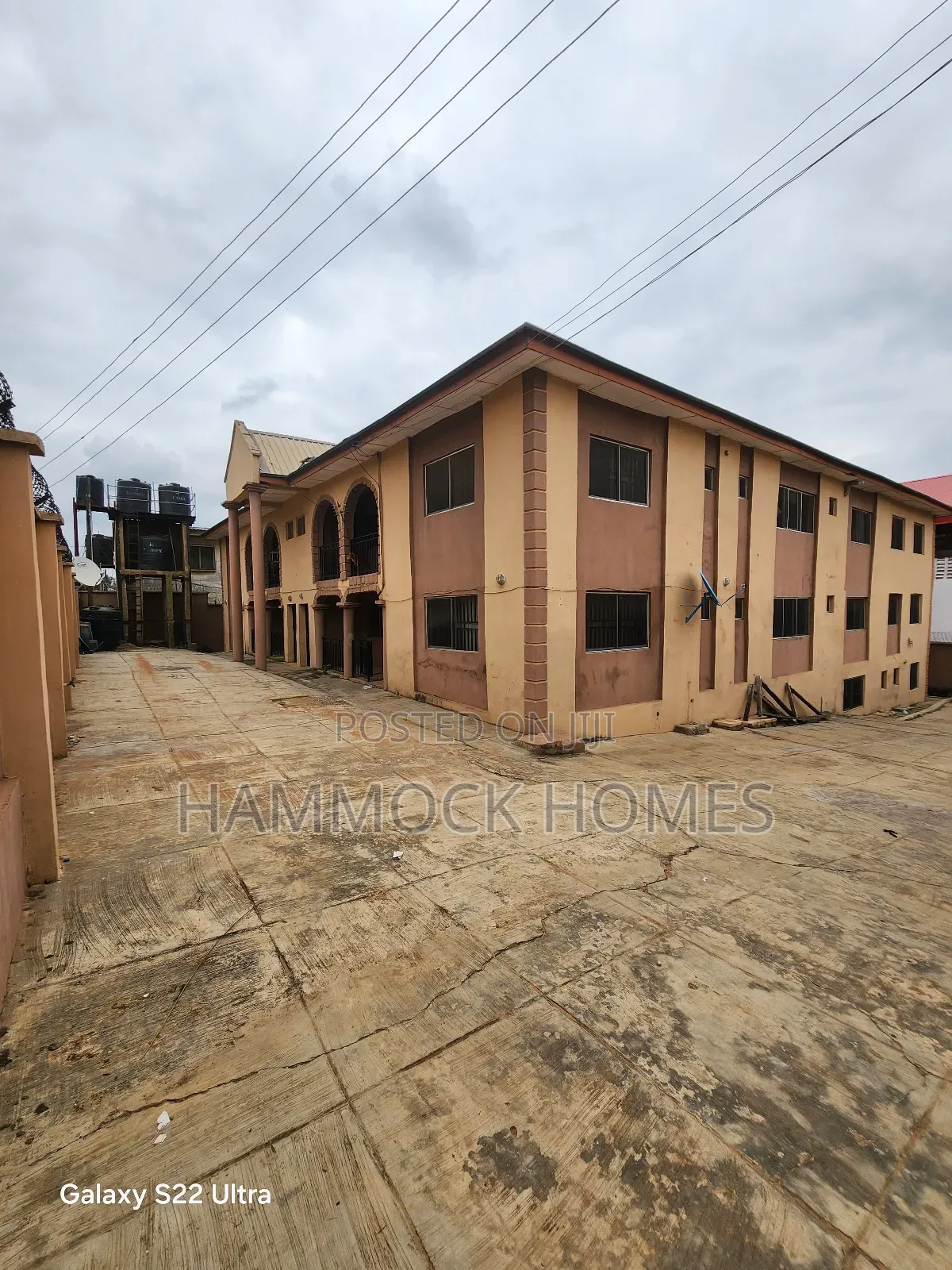20bdrm Block of Flats in Agodi Gate for sale in Agodi