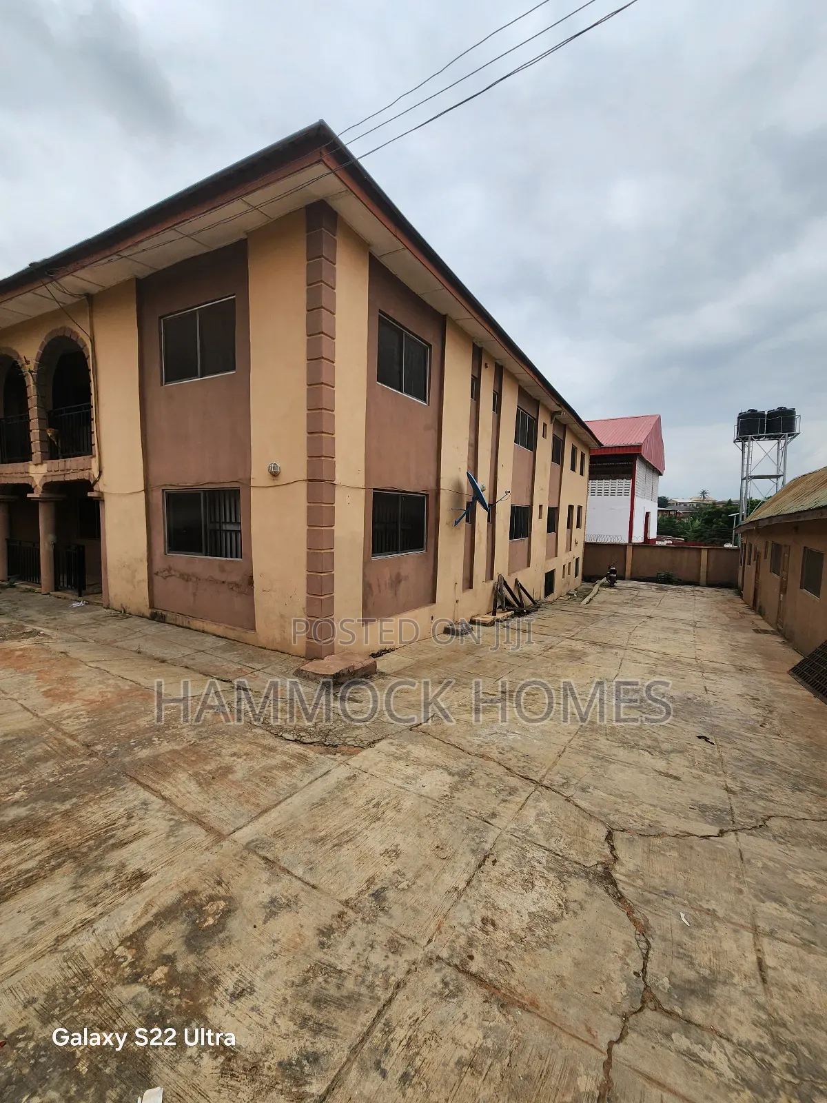 20bdrm Block of Flats in Agodi Gate for sale in Agodi