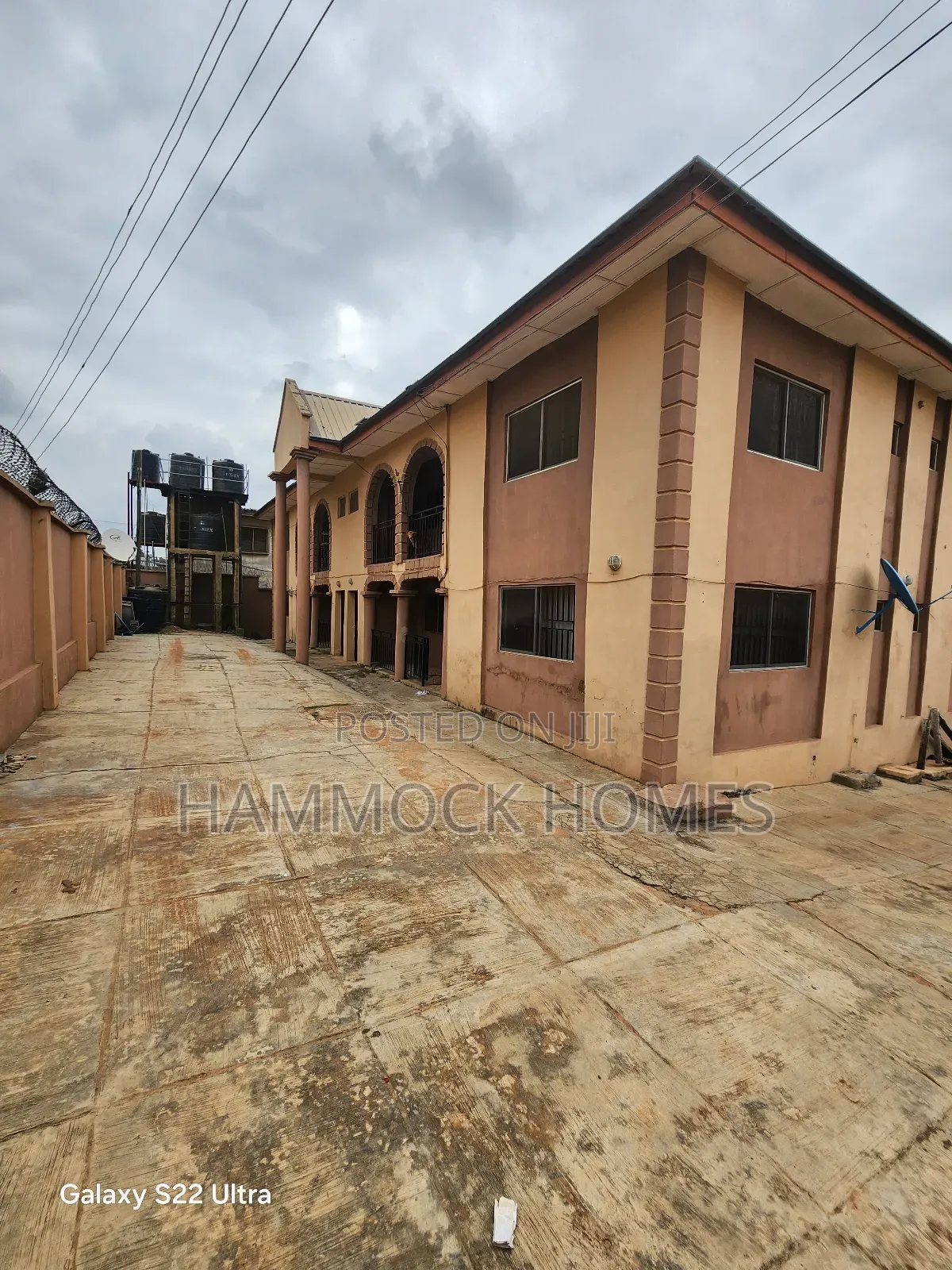 20bdrm Block of Flats in Agodi Gate for sale in Agodi