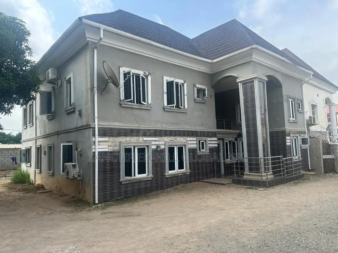 5bdrm Duplex in Wuse for sale in Zone 7 / Wuse