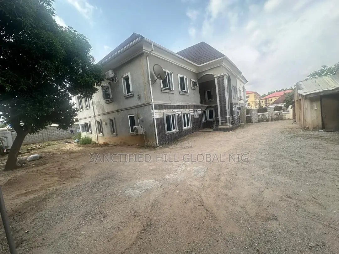5bdrm Duplex in Wuse for sale in Zone 7 / Wuse