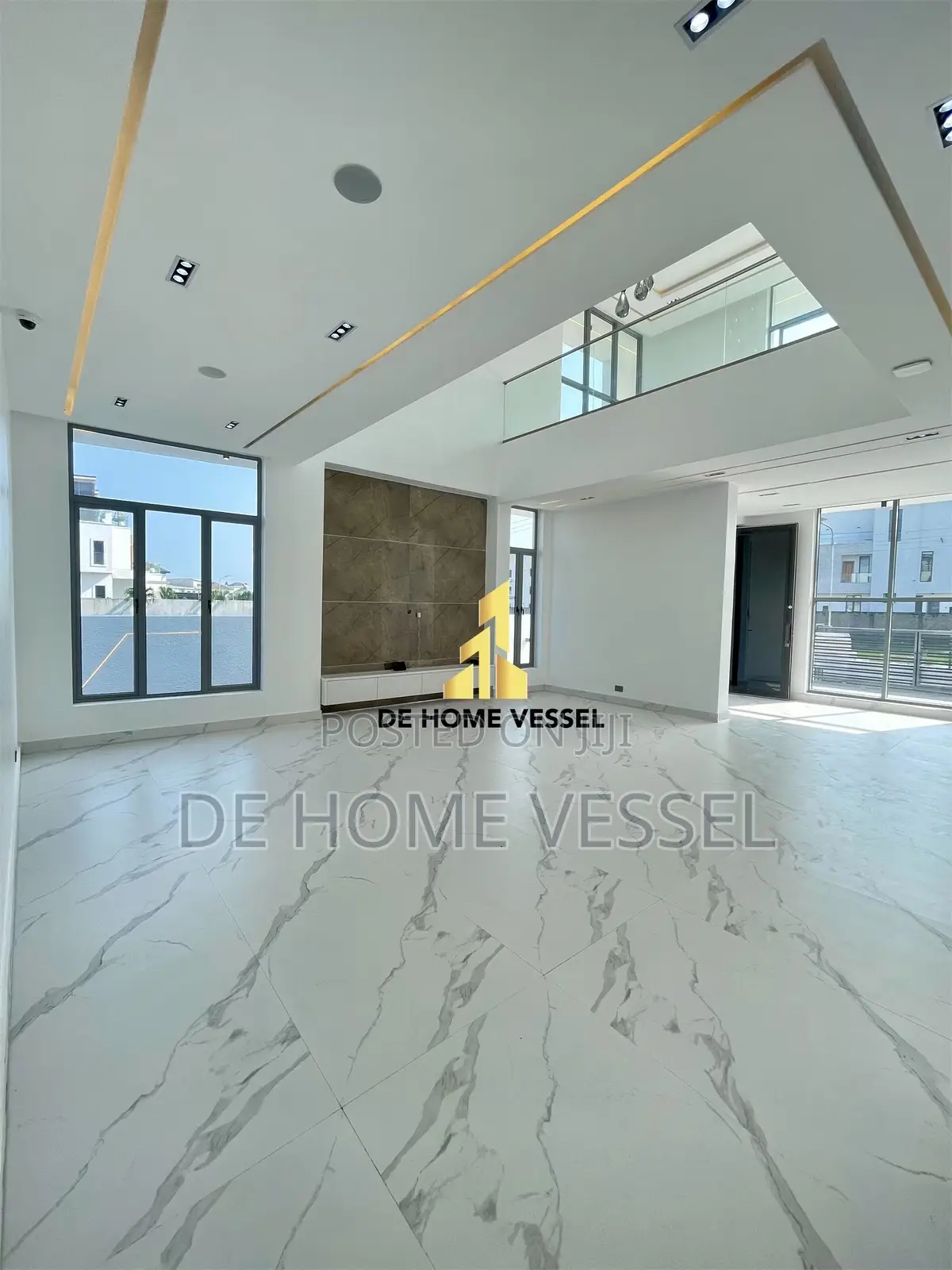 5bdrm Duplex in Osapa london for sale in Osapa london