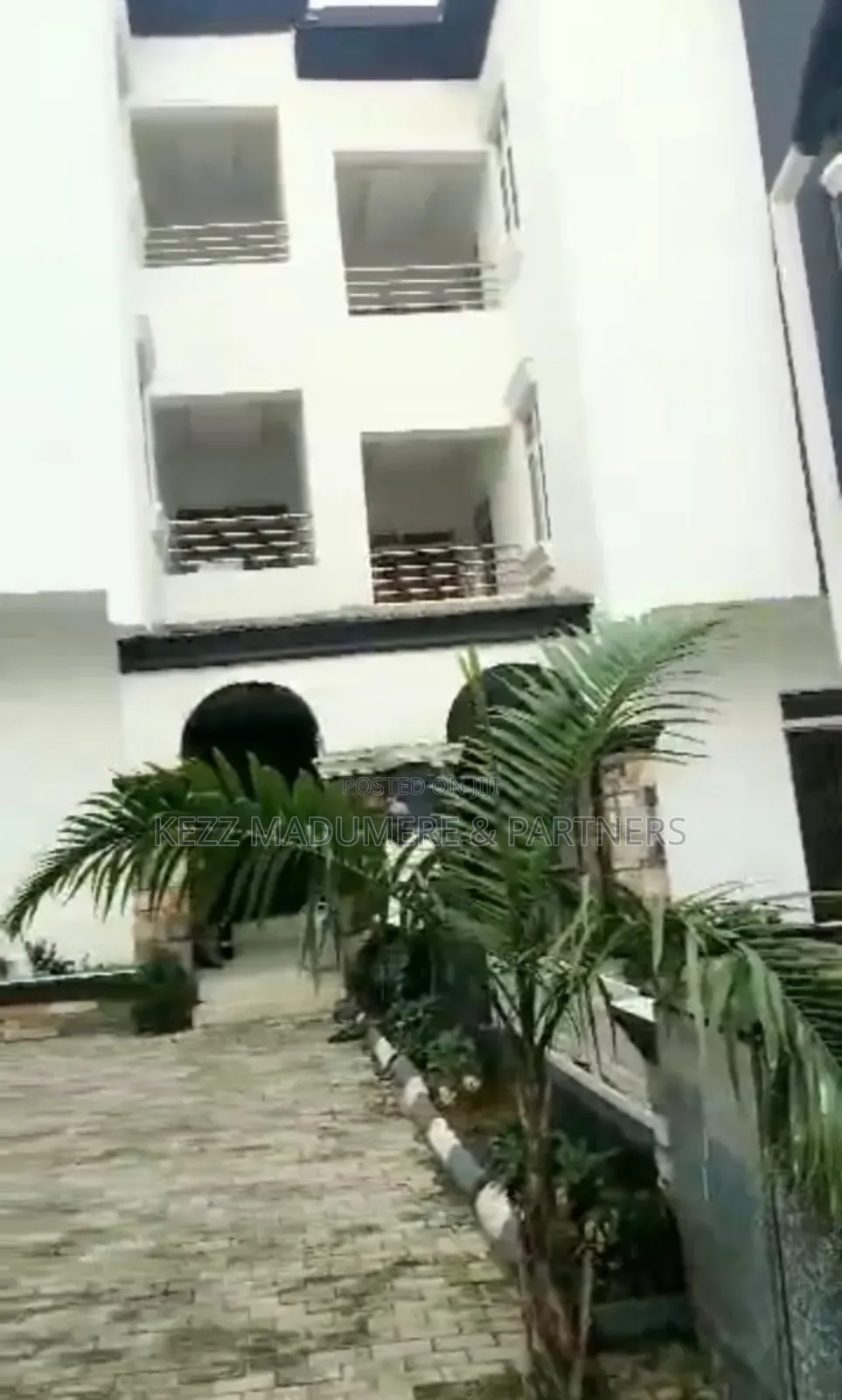 20bdrm Maisonette in Airport Road ,Jabi , for sale in Jabi