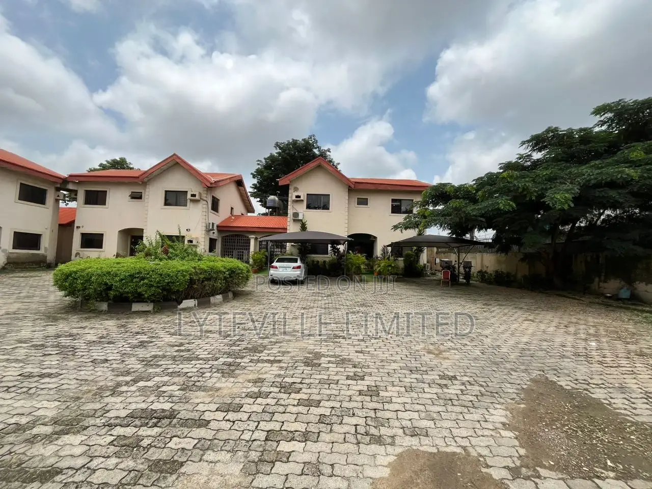 4bdrm Duplex in Utako for sale in Utako