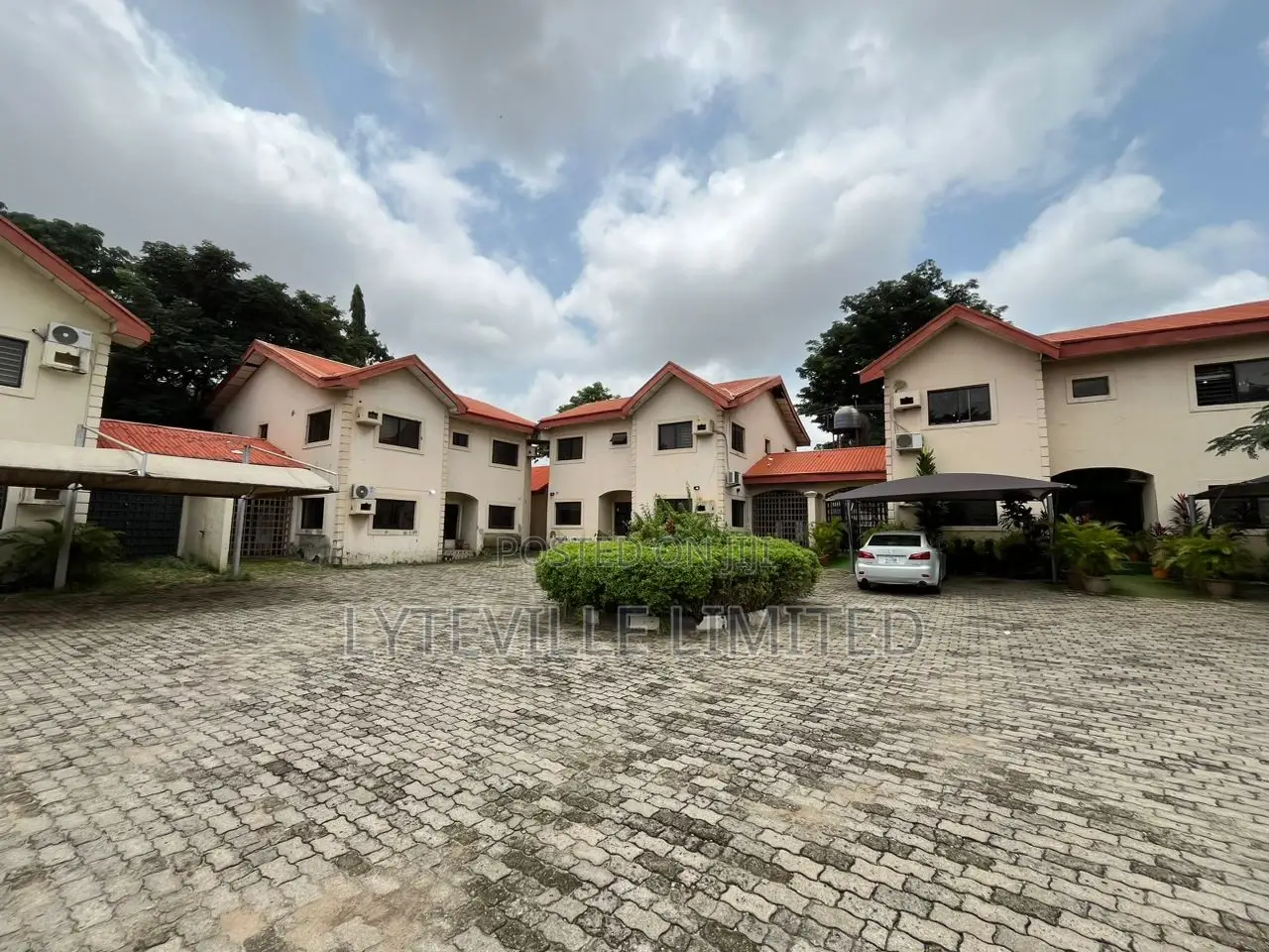 4bdrm Duplex in Utako for sale in Utako