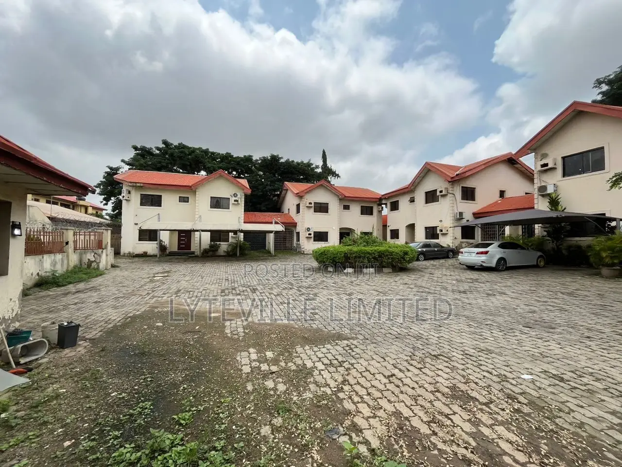 4bdrm Duplex in Utako for sale in Utako