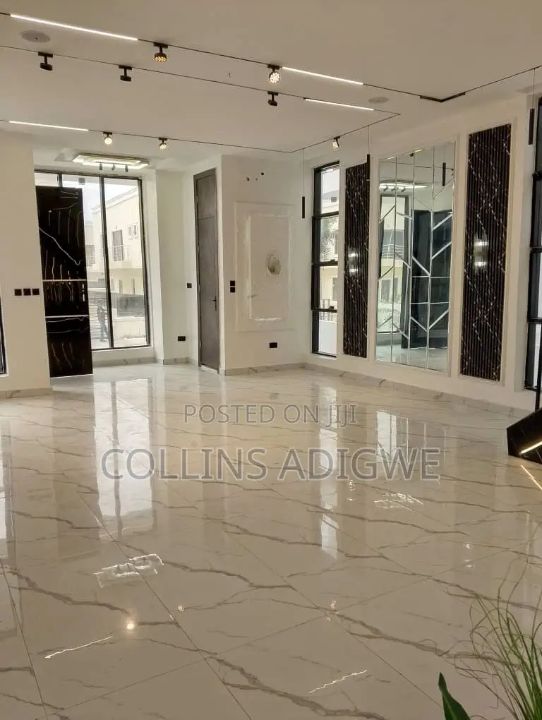 5bdrm Duplex in Chevron -Lekki Lagos for sale in Chevron