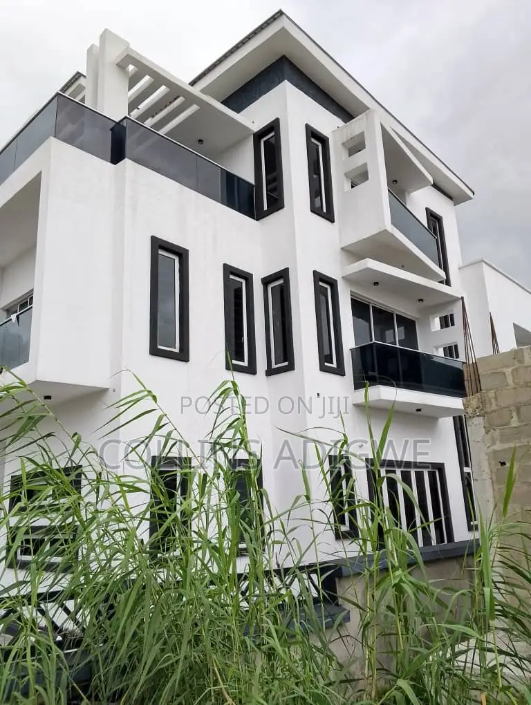 5bdrm Duplex in Chevron Drive Lekki for sale in Chevron