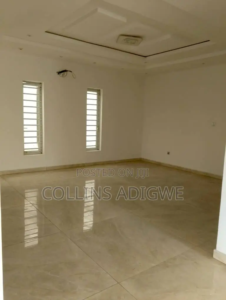 5bdrm Duplex in Chevron Drive Lekki for sale in Chevron