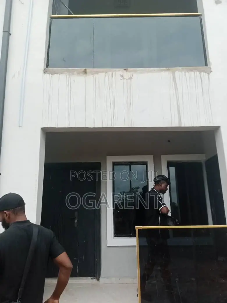 Furnished 3bdrm Apartment in Ogunmwenyi Ugbor, Benin City for rent in Benin City