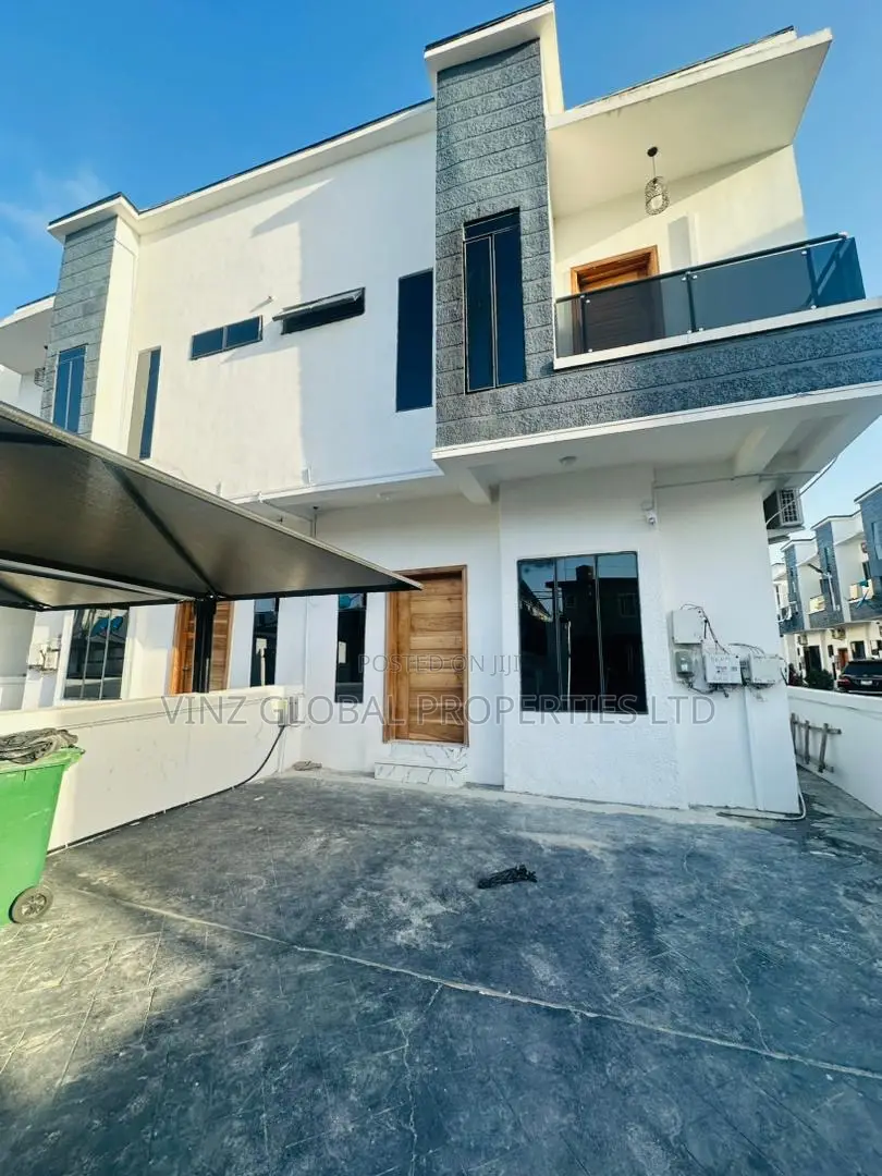 Luxury 4 Bedroom Fully Detached Duplex in Lekki