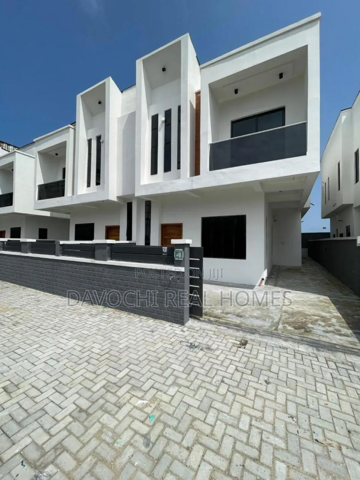 4bdrm Duplex in Orchid Road, Lekki for sale in Lekki