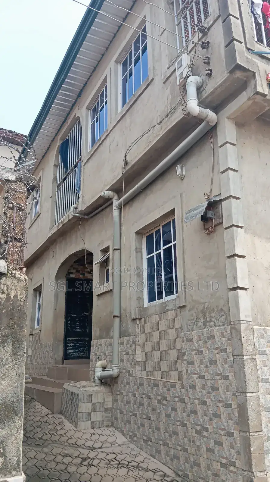 3bdrm Apartment in Amenyi Awka for sale in Awka