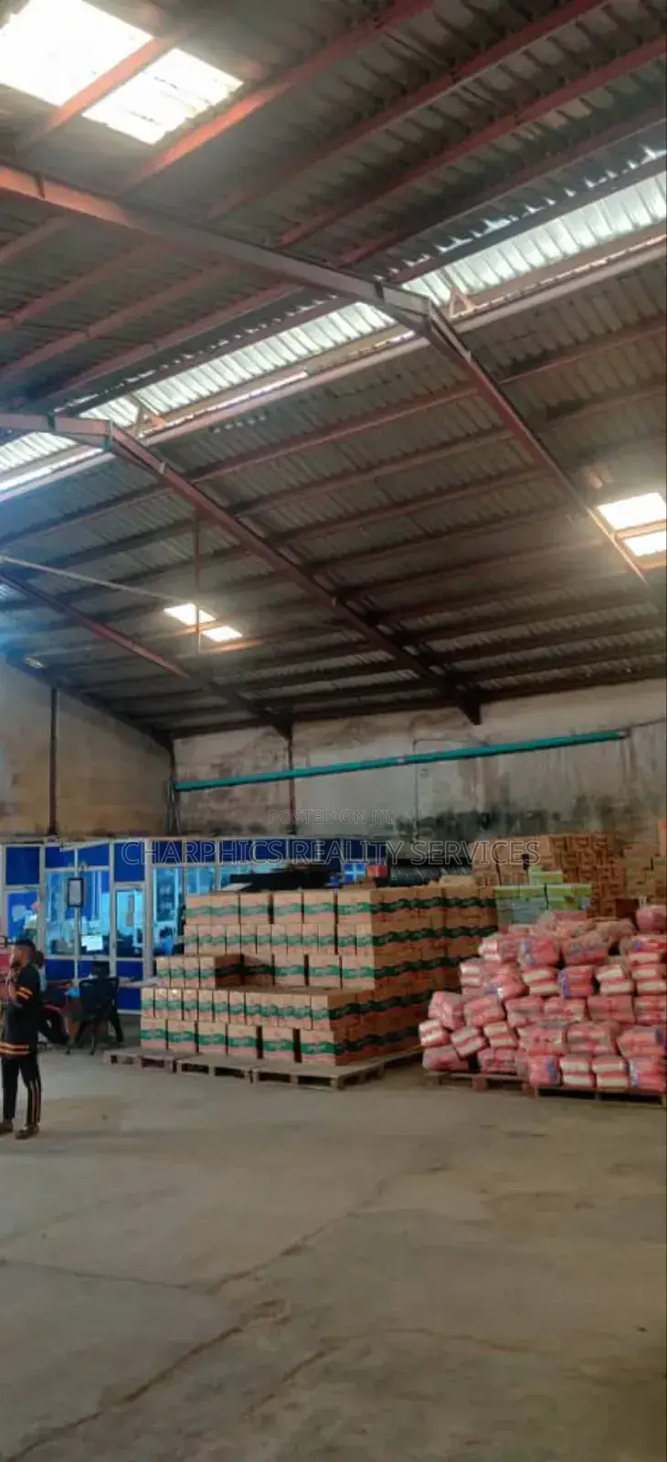 Warehouse 30,000sqft Off Eric Moore Rd Surulere in Eric Moore