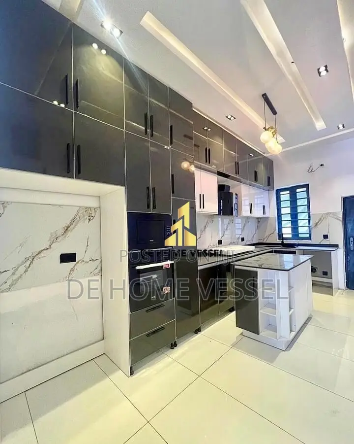 4bdrm Duplex in Lekki for sale in Lekki