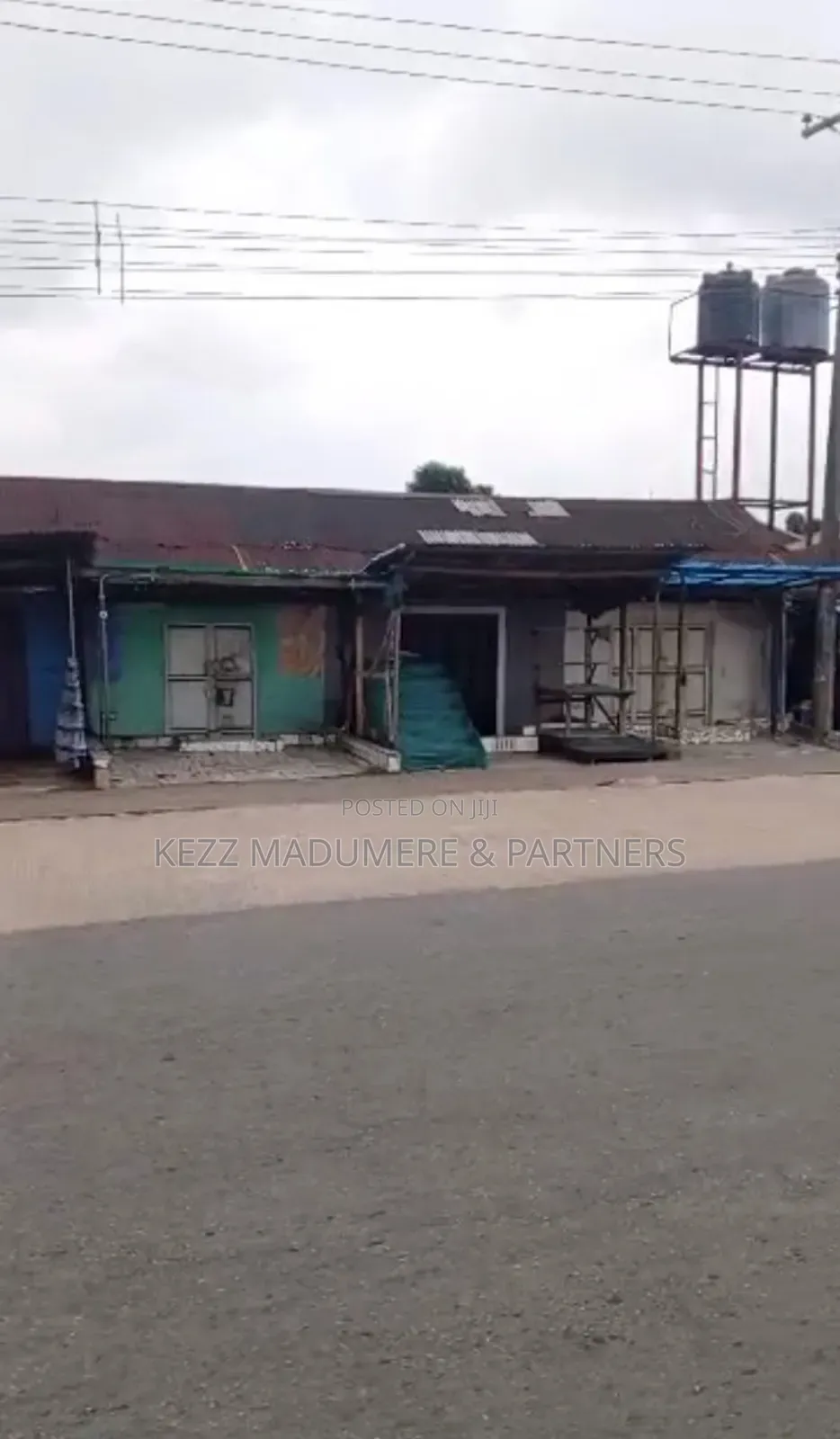 For Sale : 1 Plot on the Major Ikwere Rd by Rumuodomaya in Port-Harcourt