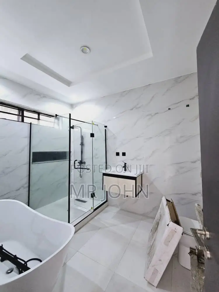 5bdrm House in Lekki for sale in Lekki
