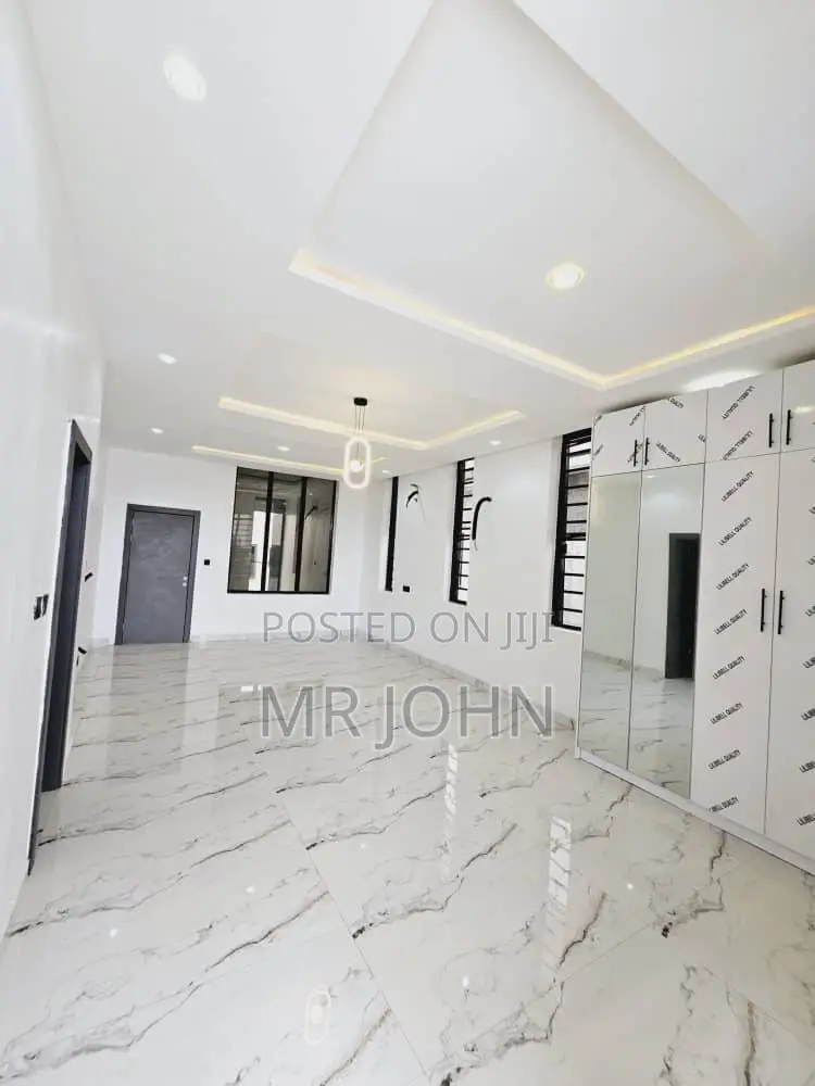 5bdrm House in Lekki for sale in Lekki
