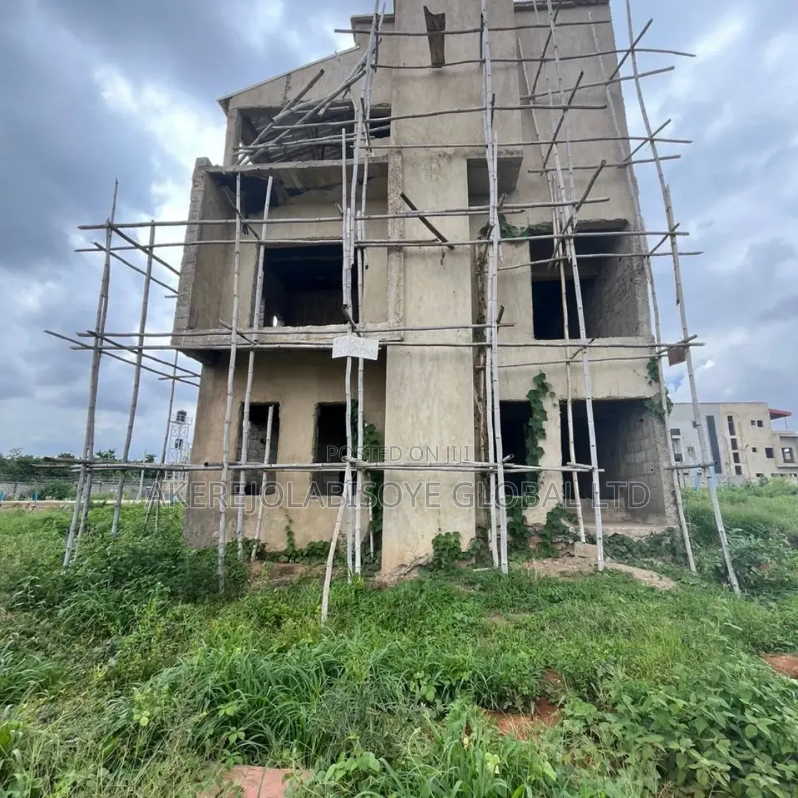 4bdrm Duplex in Orchacho Estate for sale in Life Camp