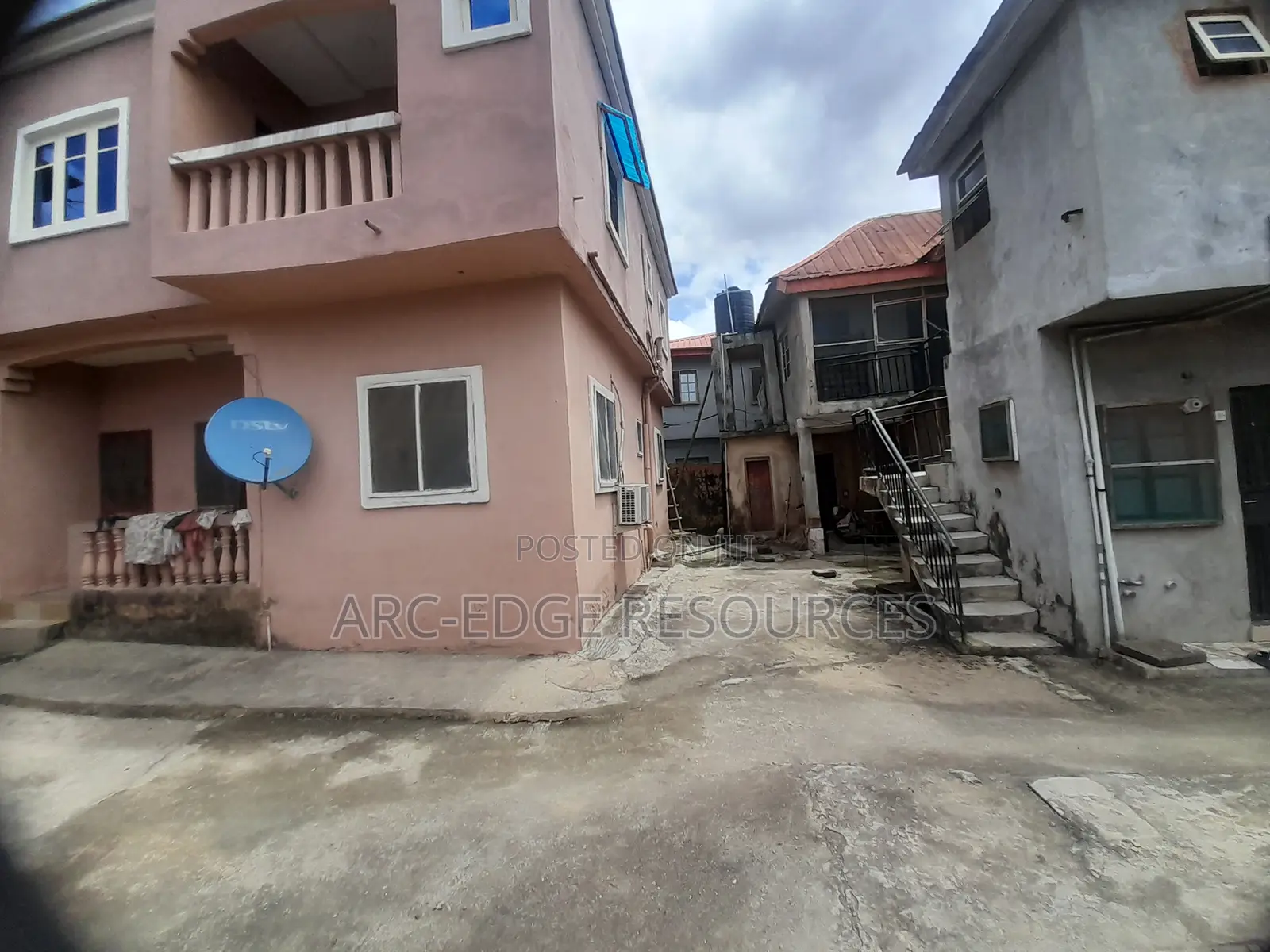 3bdrm Block of Flats in Ago Palace for sale in Ago Palace