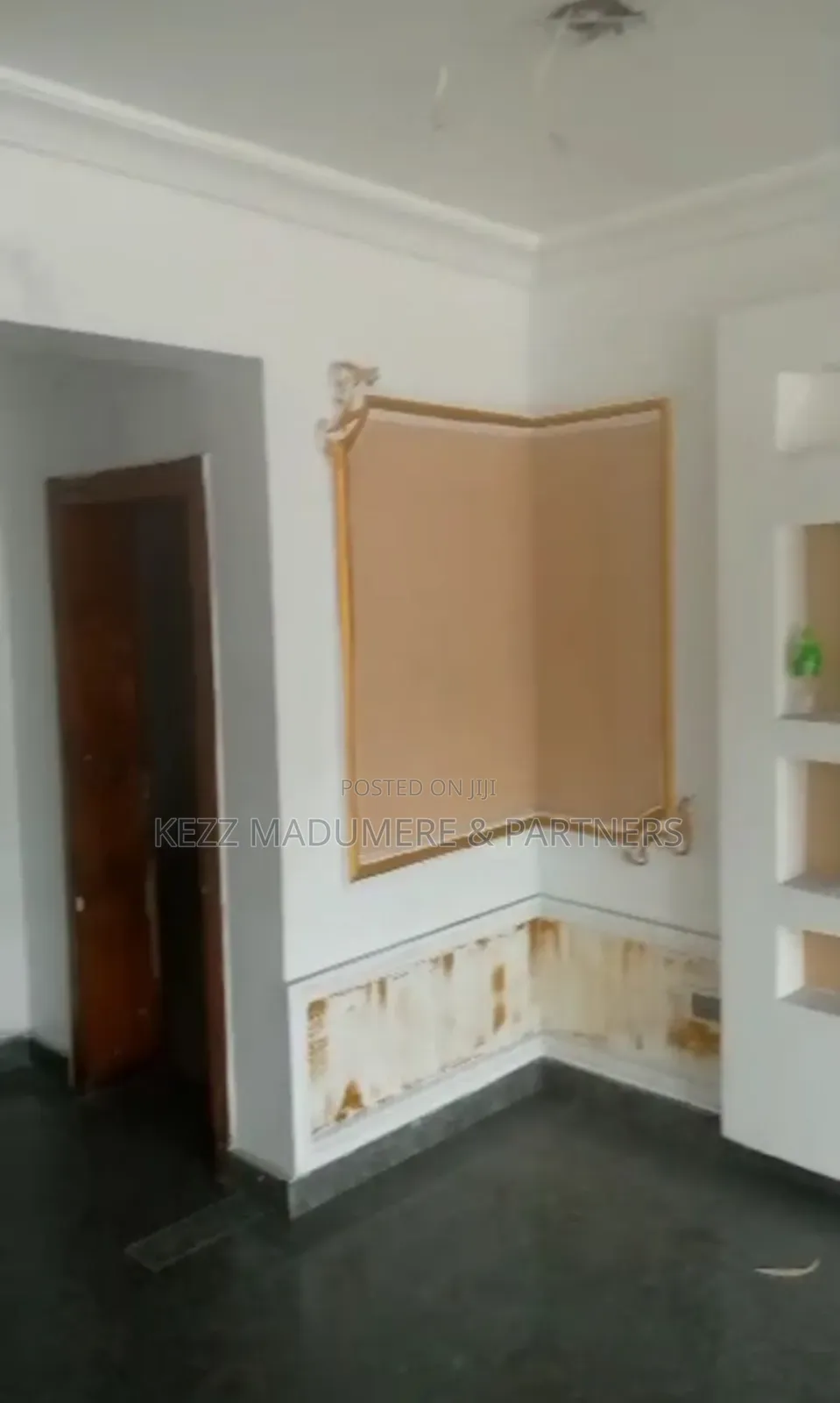 To Let : Spacious Shop at Rumuola Road in Rumuola