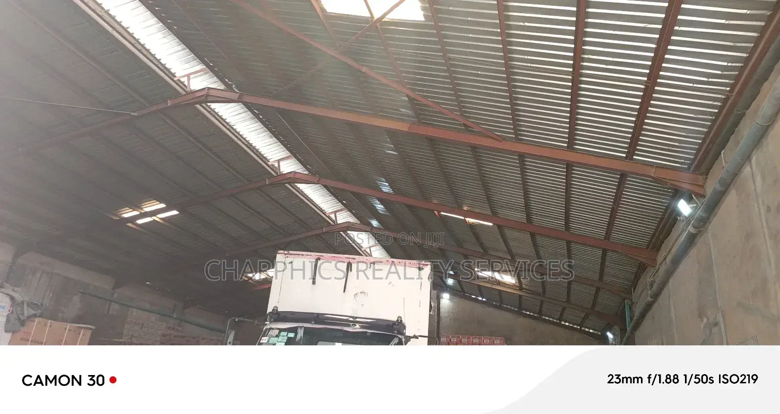 Warehouse 30,000sqft Off Eric Moore Rd Surulere in Eric Moore