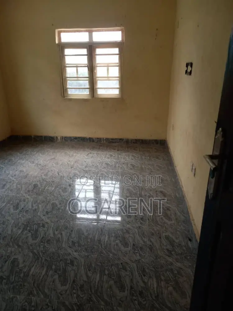 Furnished 3bdrm Apartment in Fanuolu Street Off, Benin City for rent in Benin City