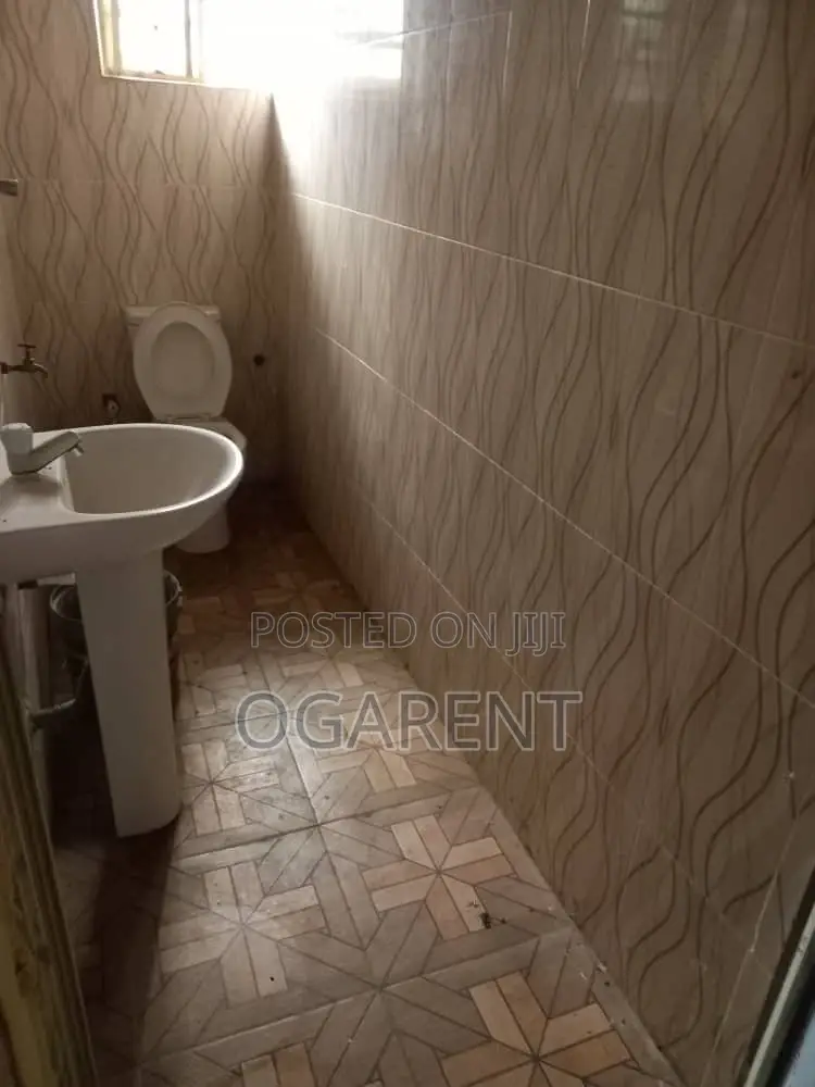 Furnished 3bdrm Apartment in Fanuolu Street Off, Benin City for rent in Benin City