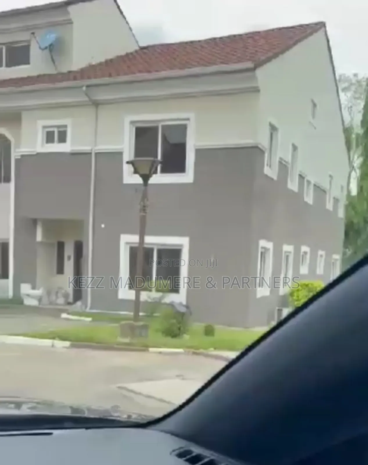 20bdrm Maisonette in Gwarinpa , Life Camp for sale in Life Camp