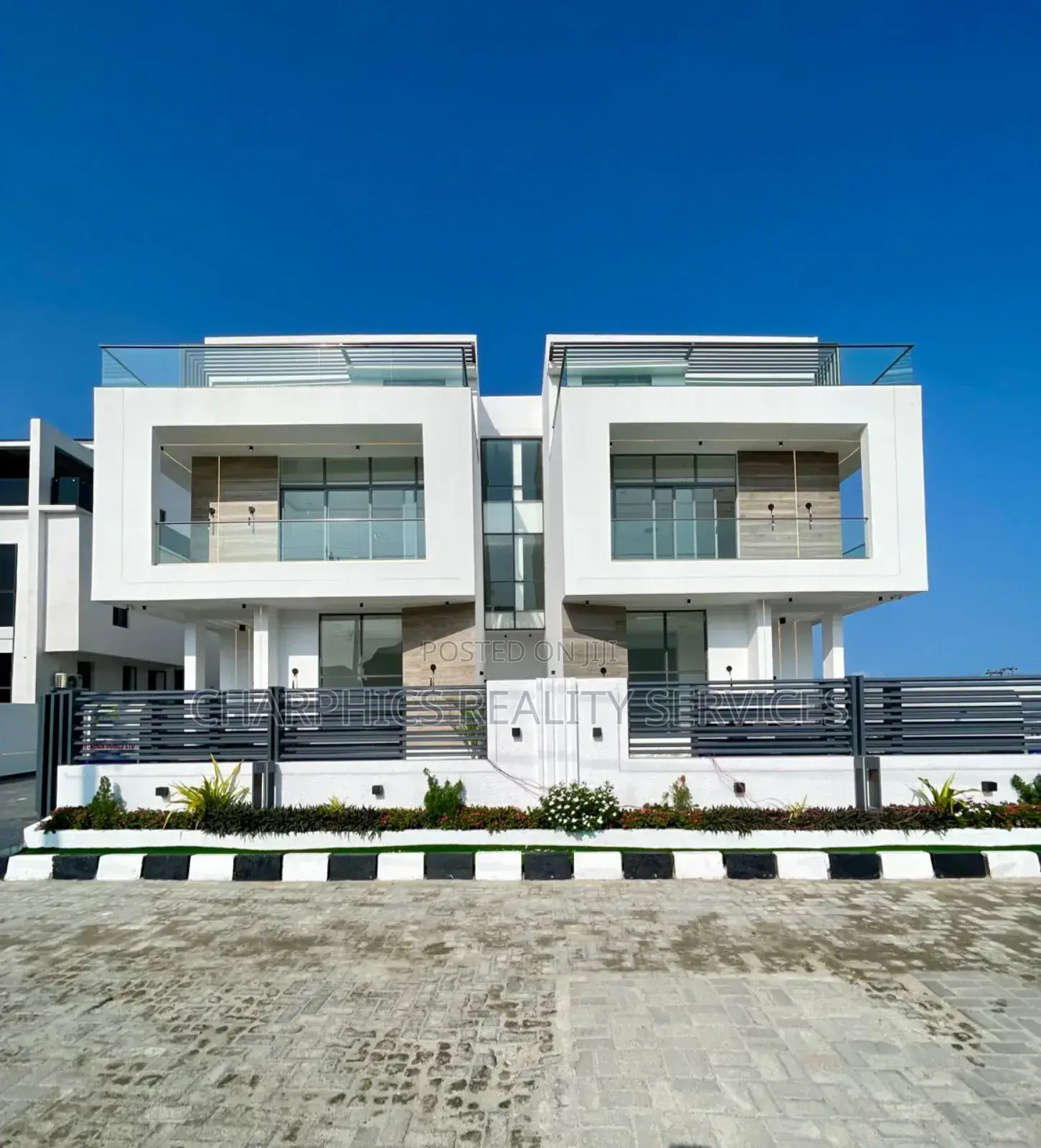 5bdrm Duplex in Osapa london for sale in Osapa london