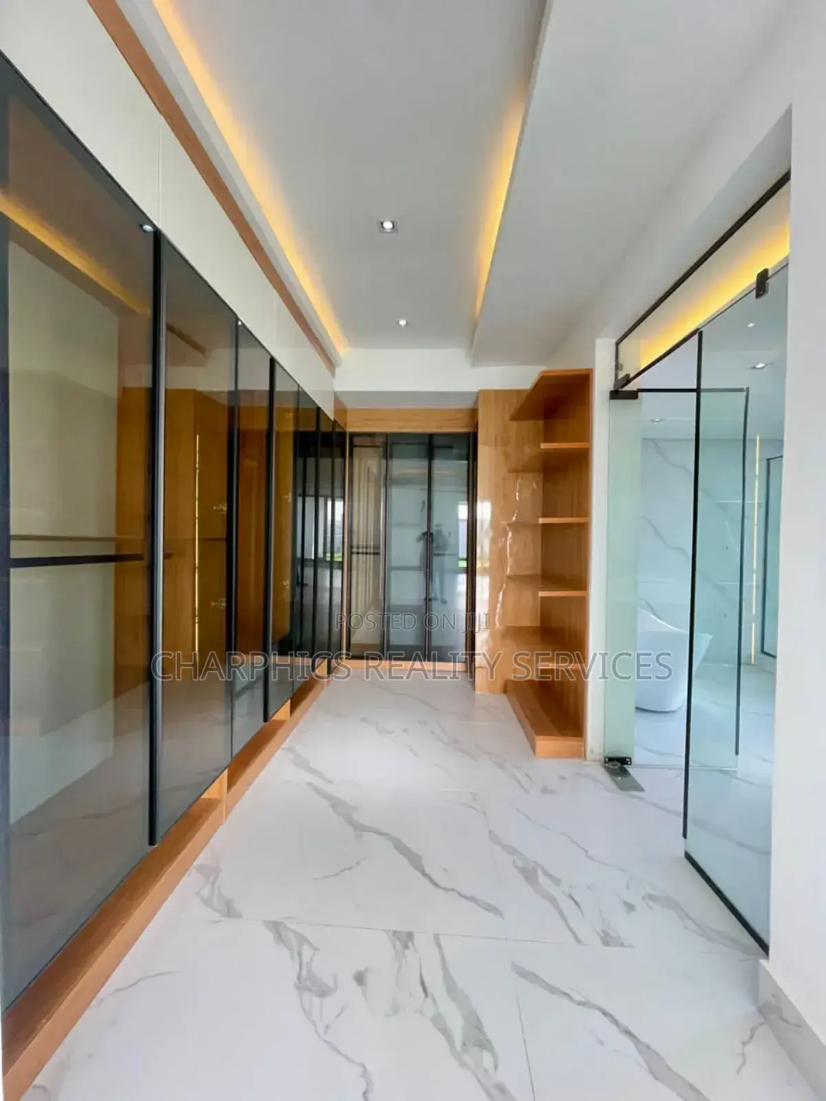 5bdrm Duplex in Osapa london for sale in Osapa london