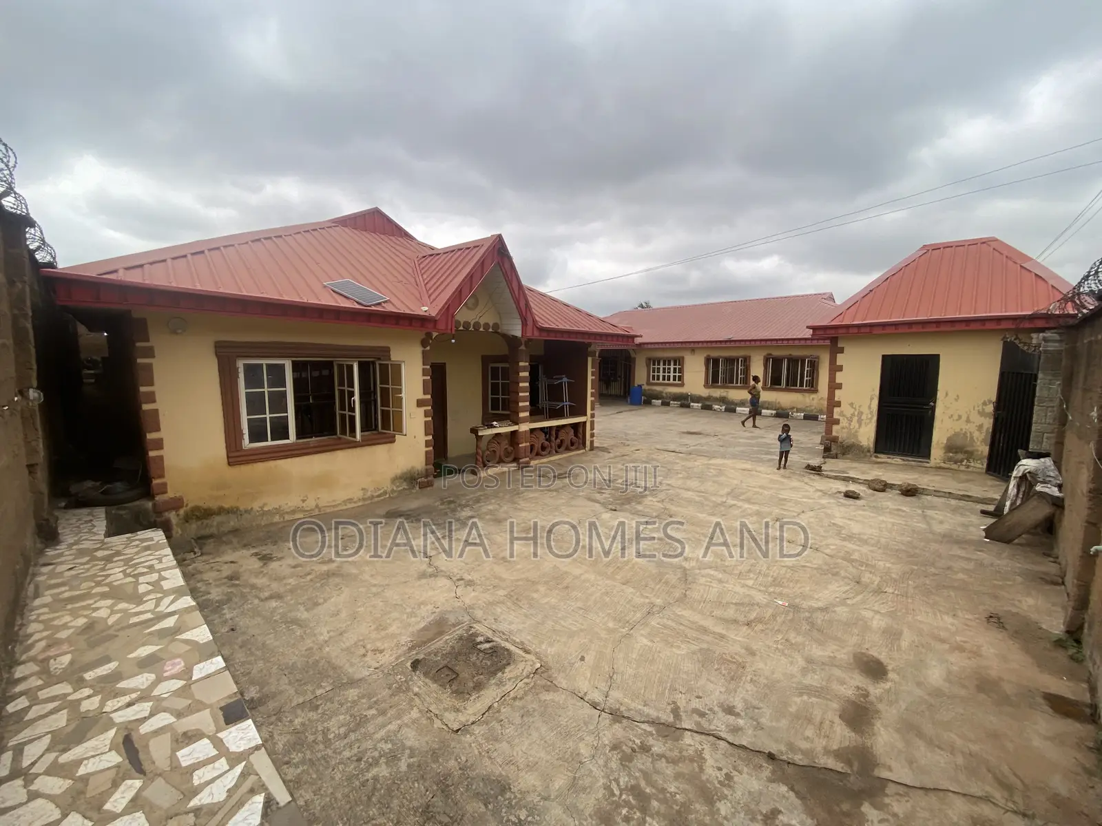 7bdrm Bungalow in Wakajaiye , Ibadan, Wakajaye for sale in Wakajaye