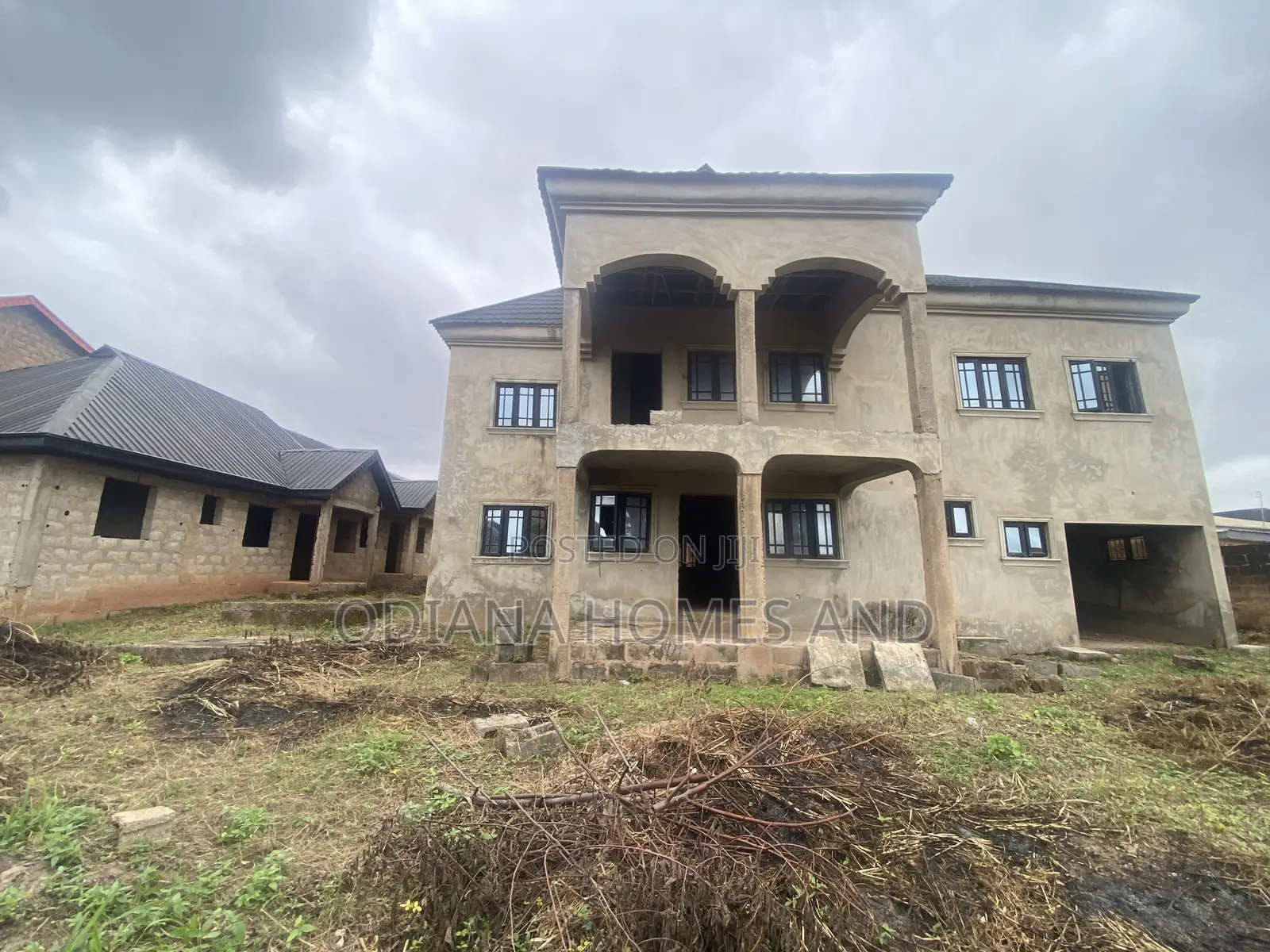 10bdrm Duplex in Ekerin ,Ologuneru for sale in Ologuneru