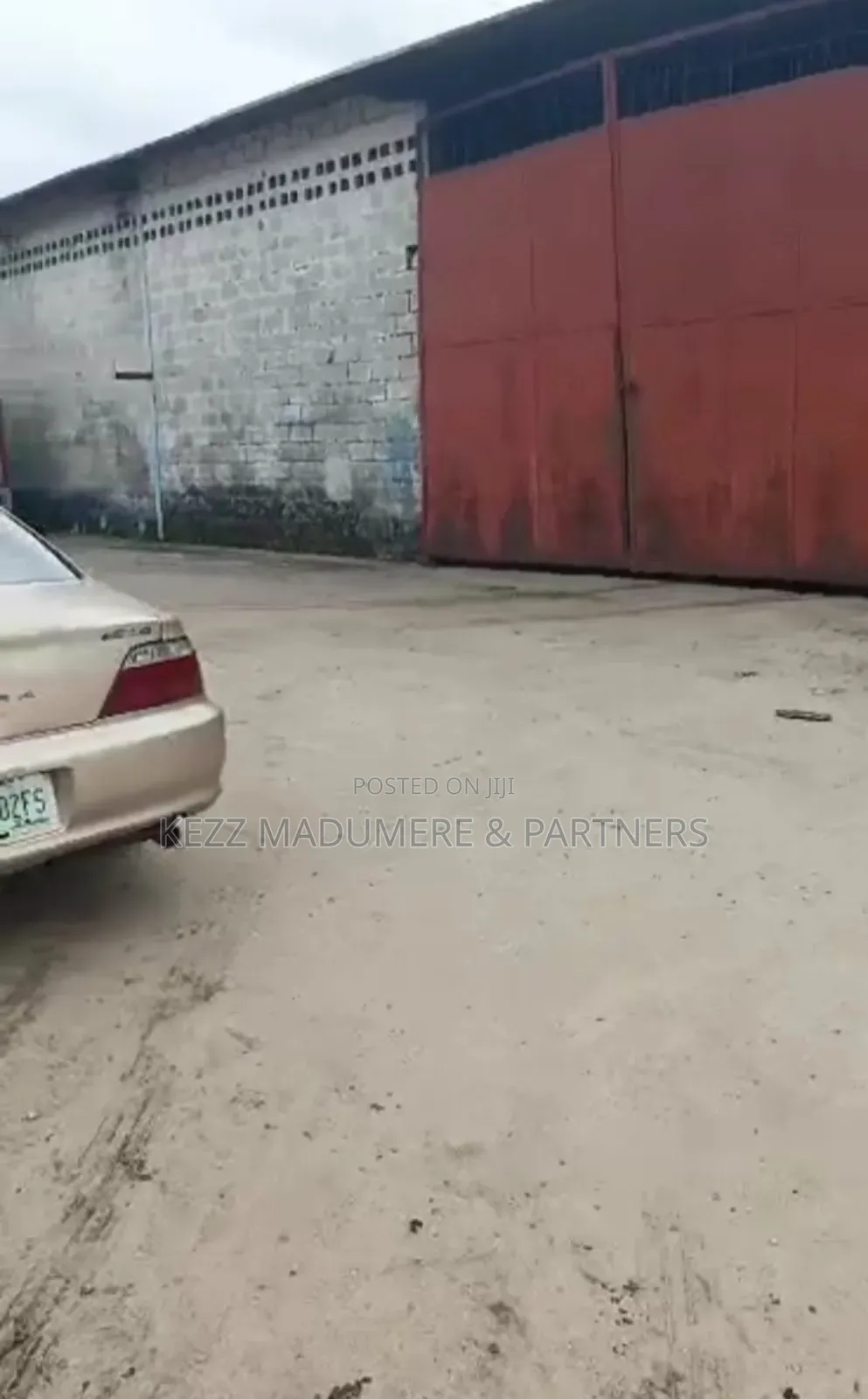 For Sale : A 1000 SQMTRS Warehouse in Trans Amadi , Ph in Port-Harcourt
