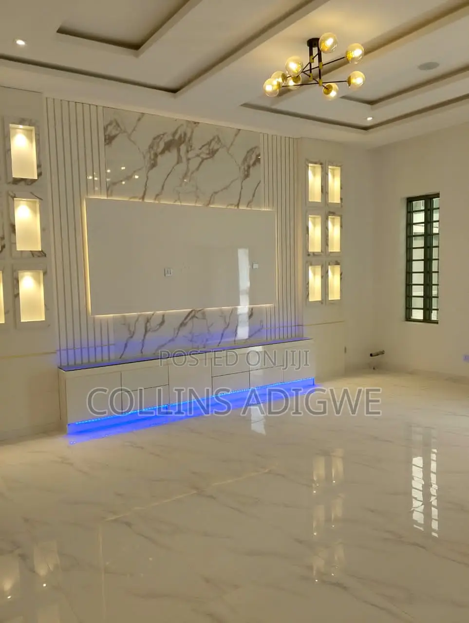 4bdrm Duplex in Orchid Road, Chevron for sale in Chevron