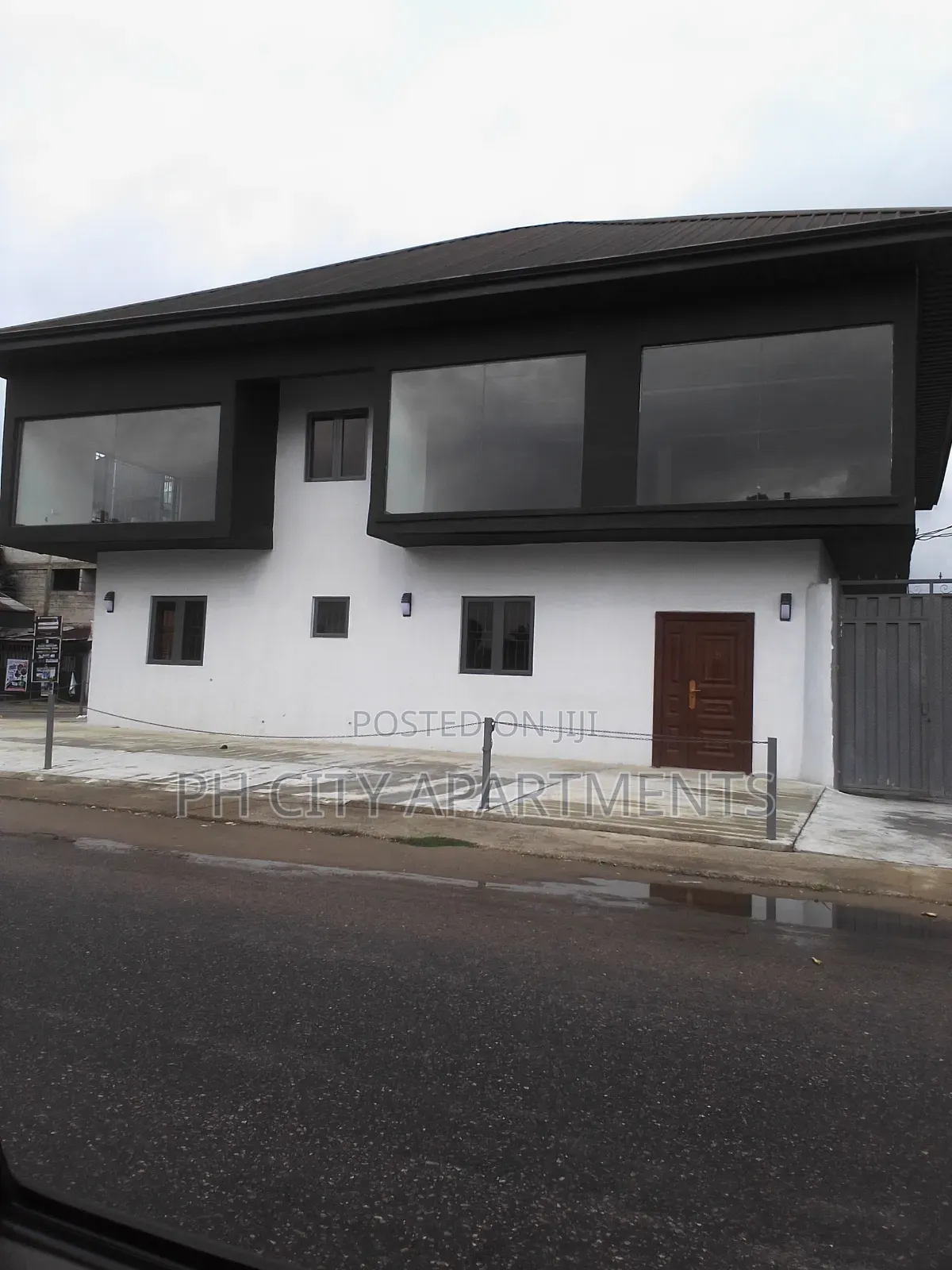 Show Room/ Open Office Space in GRA Phase 2 / Port-Harcourt