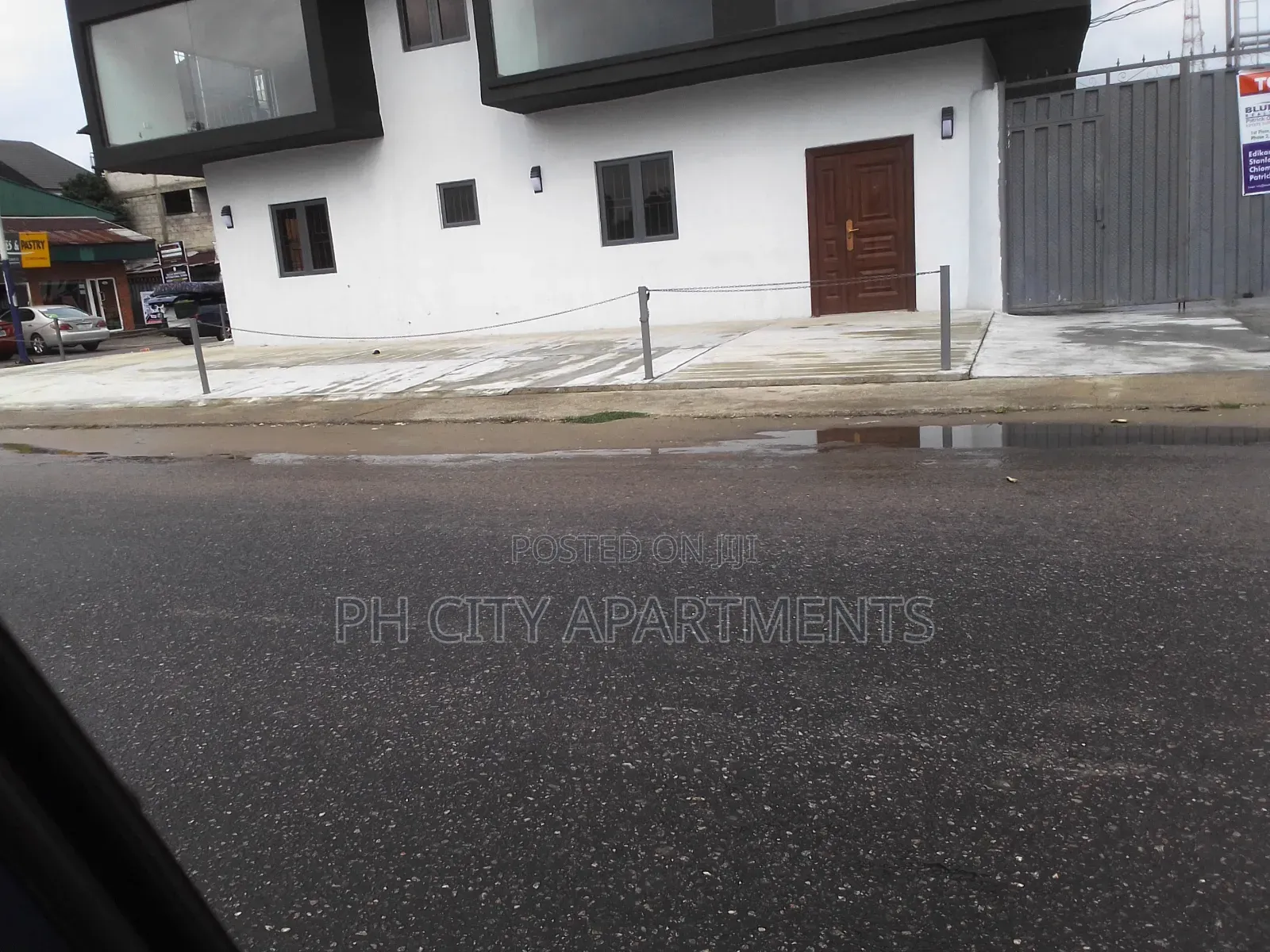 Show Room/ Open Office Space in GRA Phase 2 / Port-Harcourt