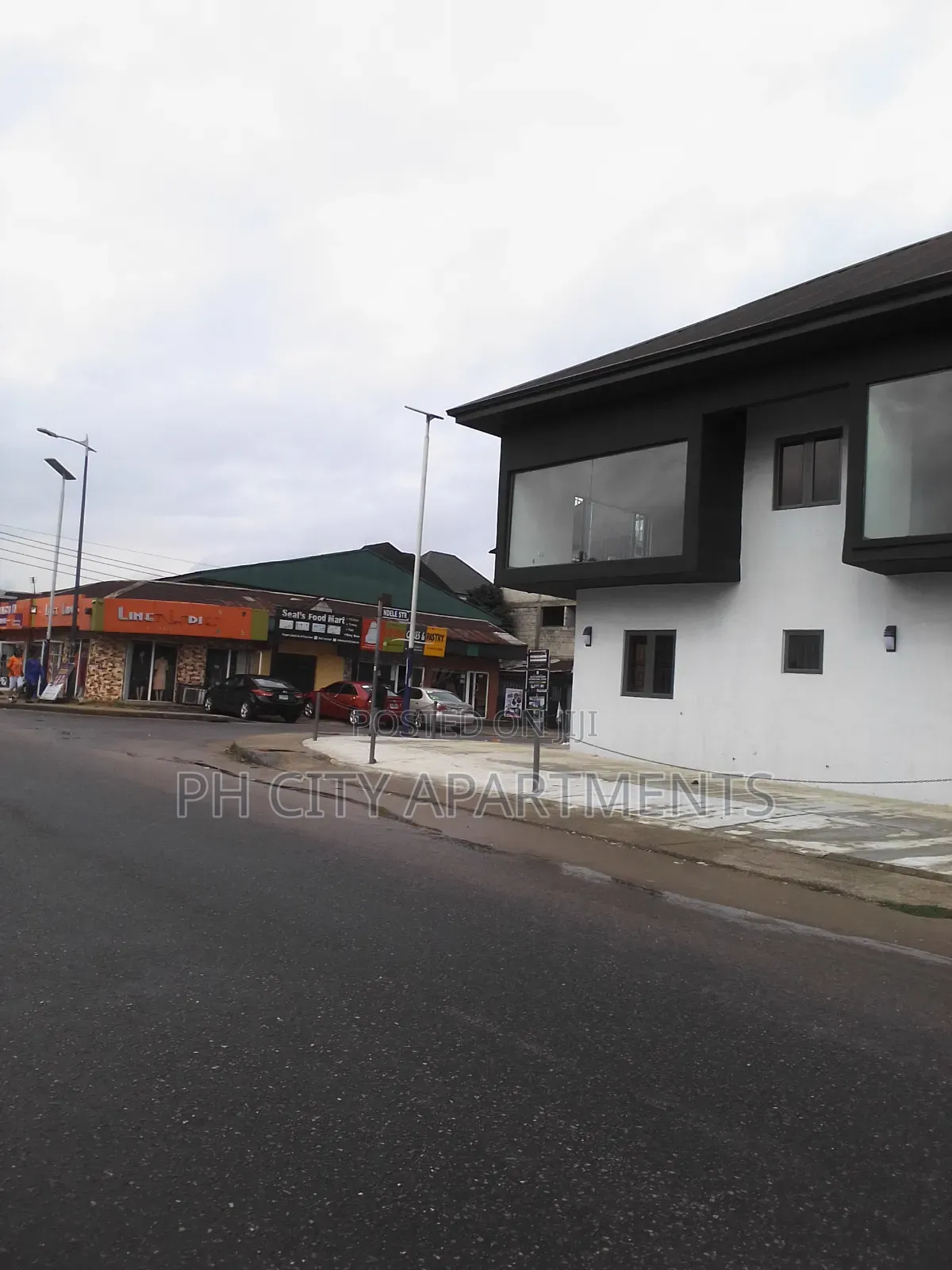 Show Room/ Open Office Space in GRA Phase 2 / Port-Harcourt