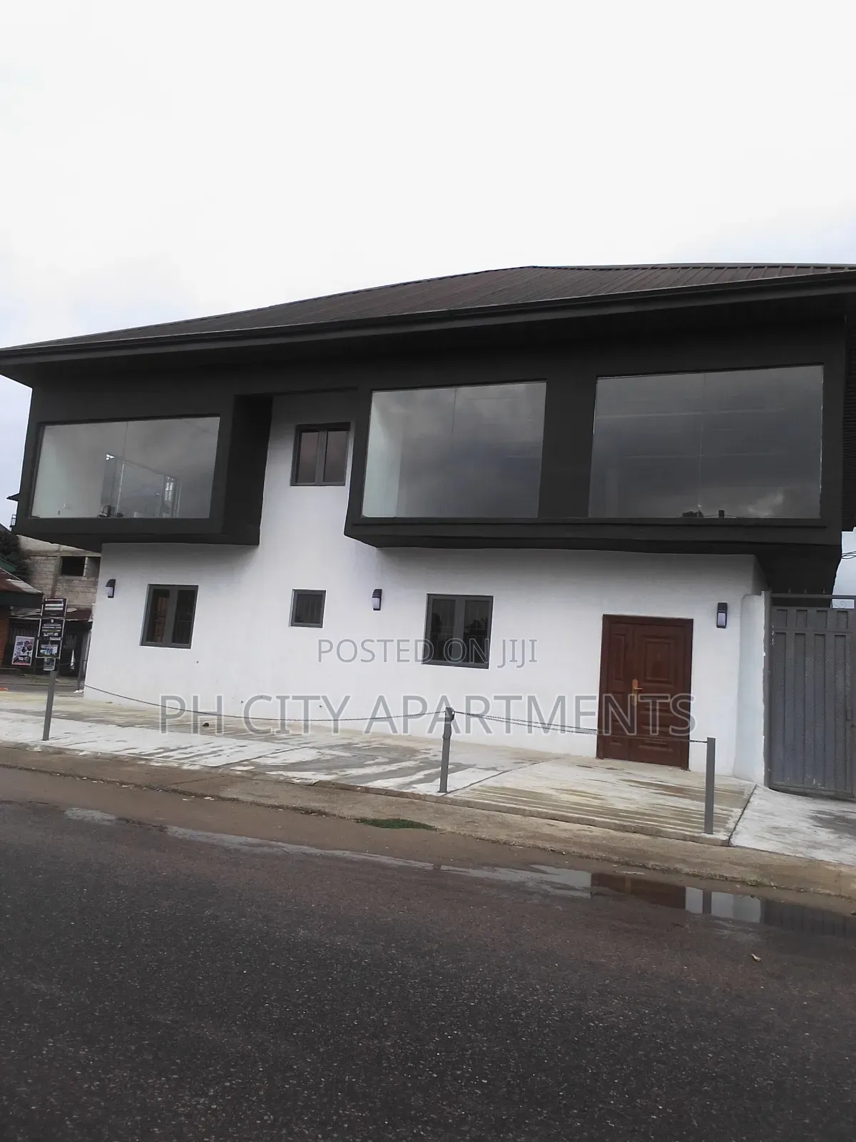 Show Room/ Open Office Space in GRA Phase 2 / Port-Harcourt