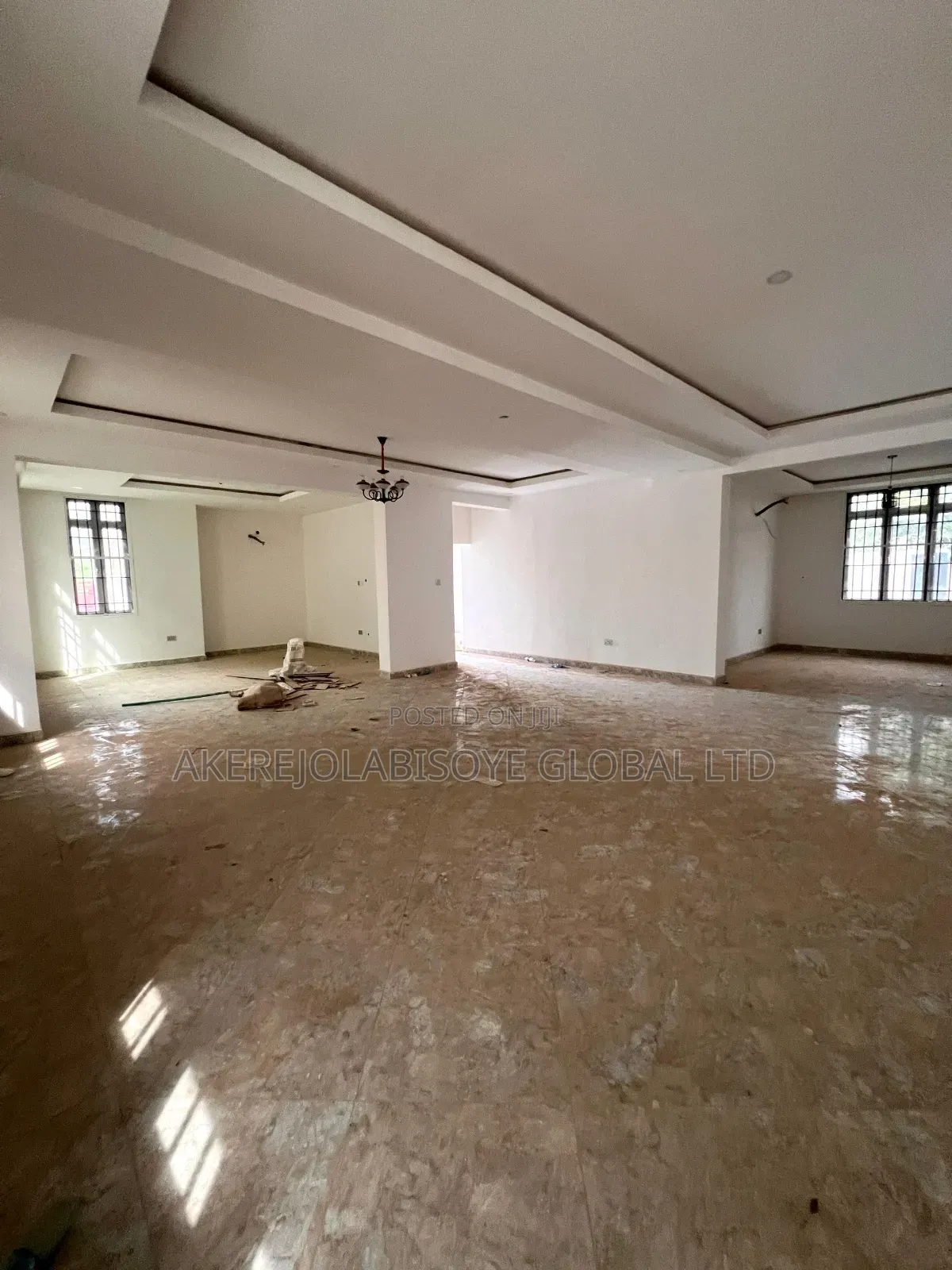 5bdrm Duplex in In An Estate for sale in Gwarinpa