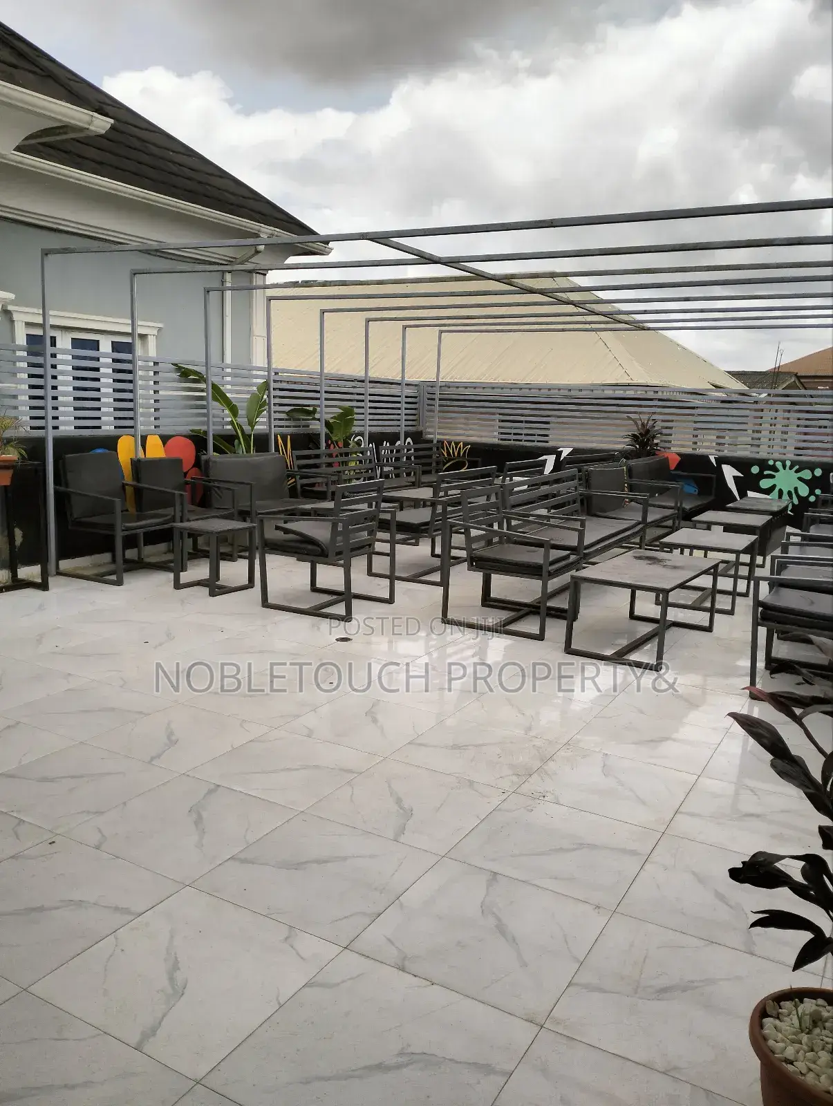 Modern 20rooms Hotel With Modern Facilities and Amenities in Abaranje
