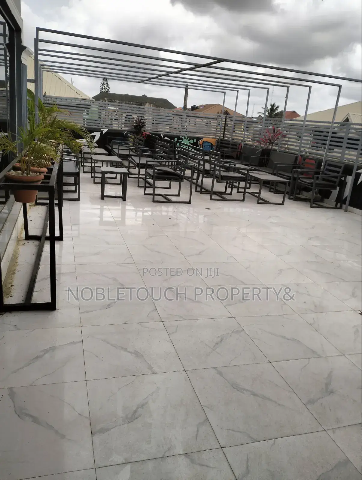 Modern 20rooms Hotel With Modern Facilities and Amenities in Abaranje