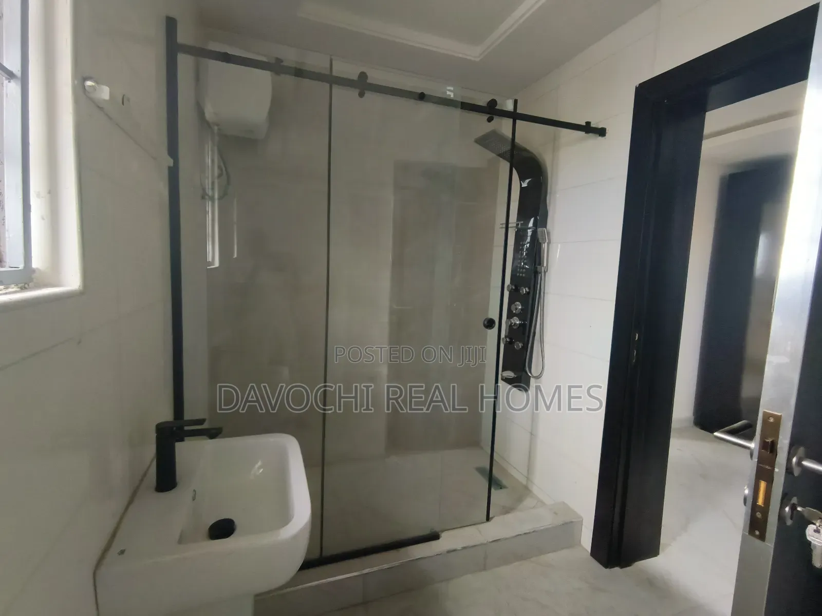4bdrm Duplex in Lekki Chevron for sale in Lekki