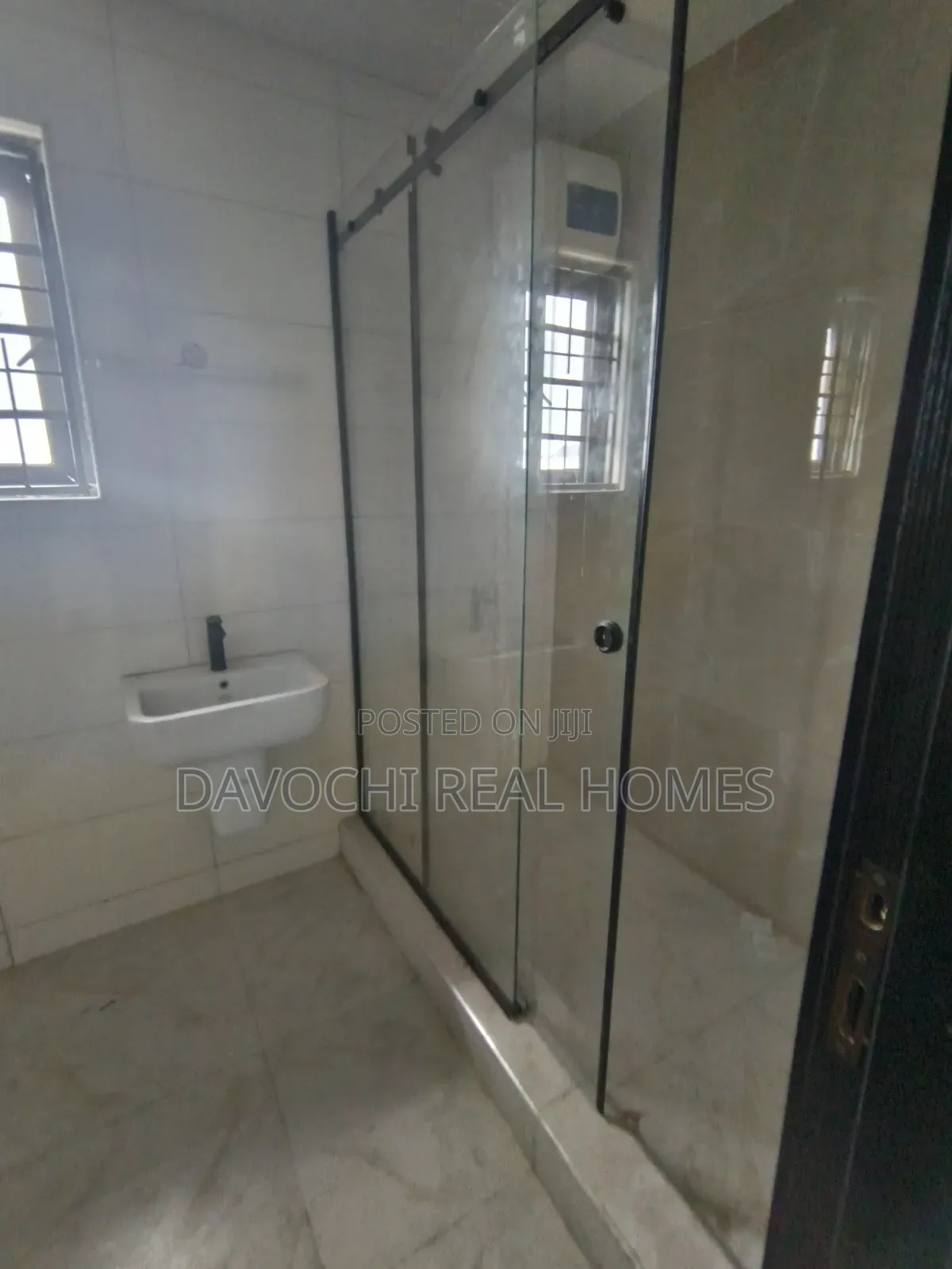 4bdrm Duplex in Lekki Chevron for sale in Lekki