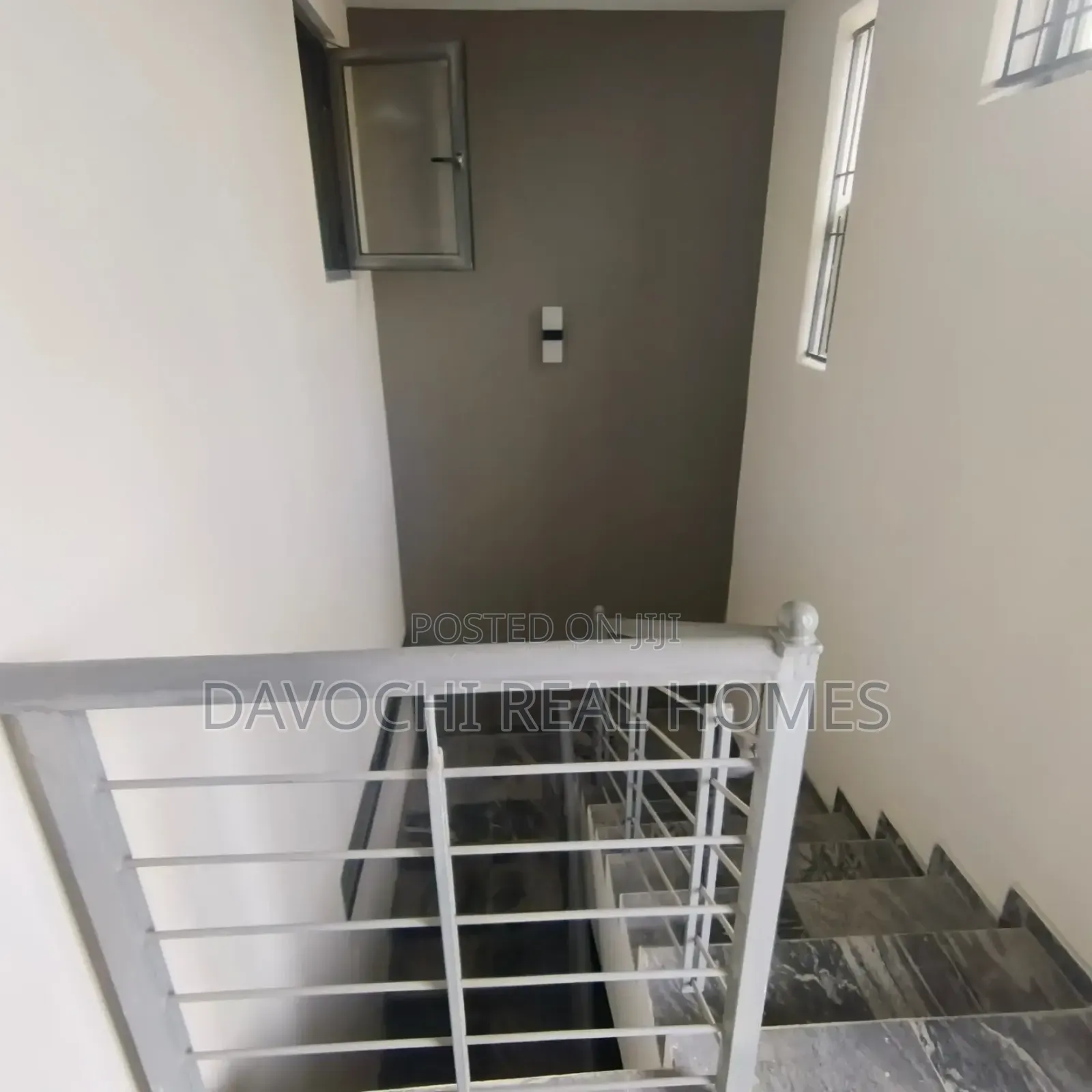 4bdrm Duplex In Chevron Lekki For Sale in Lekki